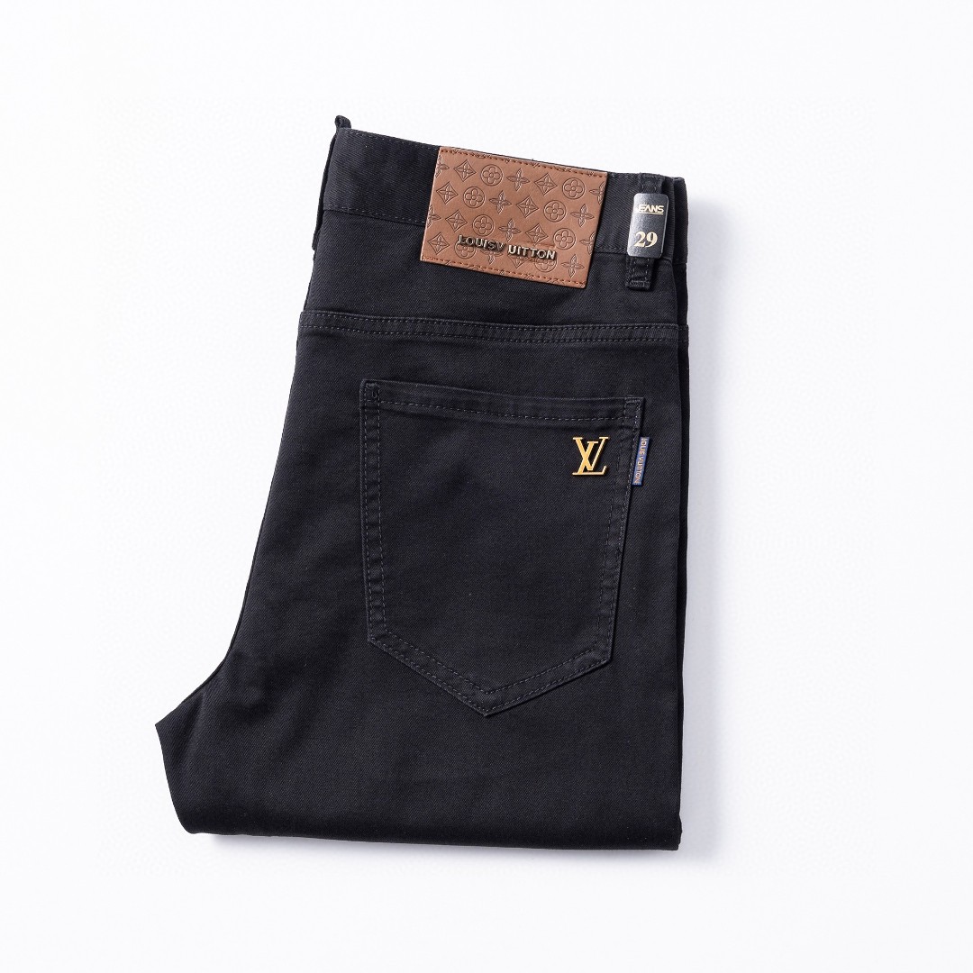 NO:416656,LV 2025 spring and summer men's original single casual jeans, heavy recommendation!  Quality 'Niu Beer' This model uses original exclusive fabric!  The craftsmanship is top-notch, and the design of Eagle Head logo hardware decoration!  The three-dimensional sense is extremely stunning and stunning. The pattern is presented by the iconic brand pattern. It has a very distinctive and high-end and fashionable look, which strongly demonstrates the identity!  In addition, it has a lot of cotton feel, both comfort and breathability, extremely delicate touch, and excellent skin-friendly!  The details are perfect, with all kinds of exquisite and exquisite, with a strong sense of styling, full of upper body styles, and belongs to the unique type on the market!  Size 29-38, louis vuitton,jeans,alexander wang19860909LV 2025春夏男士原单休闲牛仔裤,重磅推荐！品质“牛啤” 此款所运用原版专属面料！还是工艺都堪称顶尖,设计鹰头logo五金修饰！立体感极强,视觉极其惊艳震撼,图案由标志性的品牌图案呈现,辨识度非常鲜明且高级时髦,有力彰显身份！此外棉感十足,舒适性与透气性兼备,触感极为细腻,亲肤性绝佳！细节完美如斯,各种精湛考究 造型感极强,上身型款十足,属于市面独一无二的类型！尺码29-38,,louis vuitton,jeans,alexander wang,Men's clothing