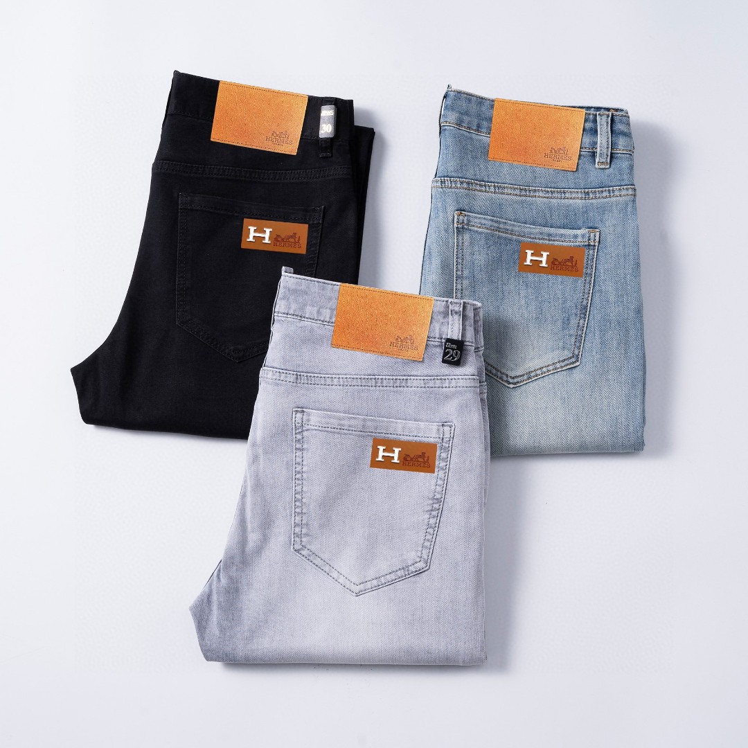 NO:420405,Hermes official counter is available at the same time, original singles are ruthless, super stylish jeans, customized original washing denim fabric, unique design, top-grade printing craft letter pattern logo, original hardware and auxiliary decoration, extremely superior jeans, the materials and craftsmanship are extremely luxurious and exquisite, extremely high-end, handsome and stylish, recommended, digits 29-38,, hermes, jeans, alexander wang19860909爱马仕 官网专柜同步有售,原单狠货,超级有范儿的一款牛仔裤,定制原版水洗牛仔面料,独特设计,顶级印花工艺字母图案logo,原版五金辅料装饰,极为翘楚的一款牛仔裤,用料与工艺都极致奢华精湛,档次极高,上身帅气有型,推荐,码数29—38,,hermes,jeans,alexander wang,Men's clothing