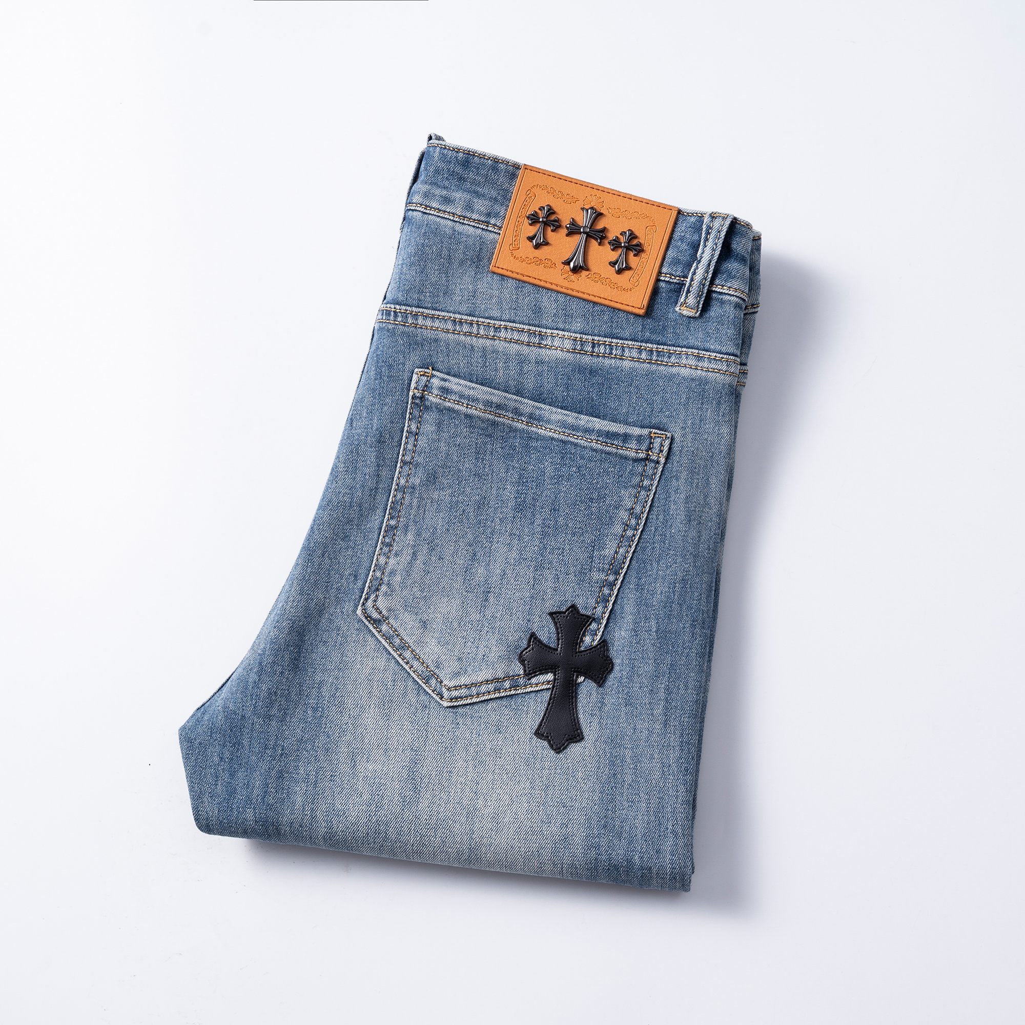 NO:457906,CHROME HEARTS 2025 new product, original jeans original heavy industry creation, brand classic LOGO design, complete three standards!  Original hardware accessories. Custom denim fabrics for counters, completely suitable for counters. Welcome to try them on before purchasing them. Good goods are not afraid of comparison. Number 29-38 (no 37), chrome hearts, chrome hearts, jeans, alexander wang19860909CHROME HEARTS 克罗心 2025新品,原版牛仔裤 原版重工打造,品牌经典LOGO设计,三标齐全！原版五金辅料.专柜定制牛仔面料,完全对版专柜,欢迎专柜试穿后再购买,好货不怕比.码数29-38(无37),,chrome hearts,chrome hearts,jeans,alexander wang,Men's clothing