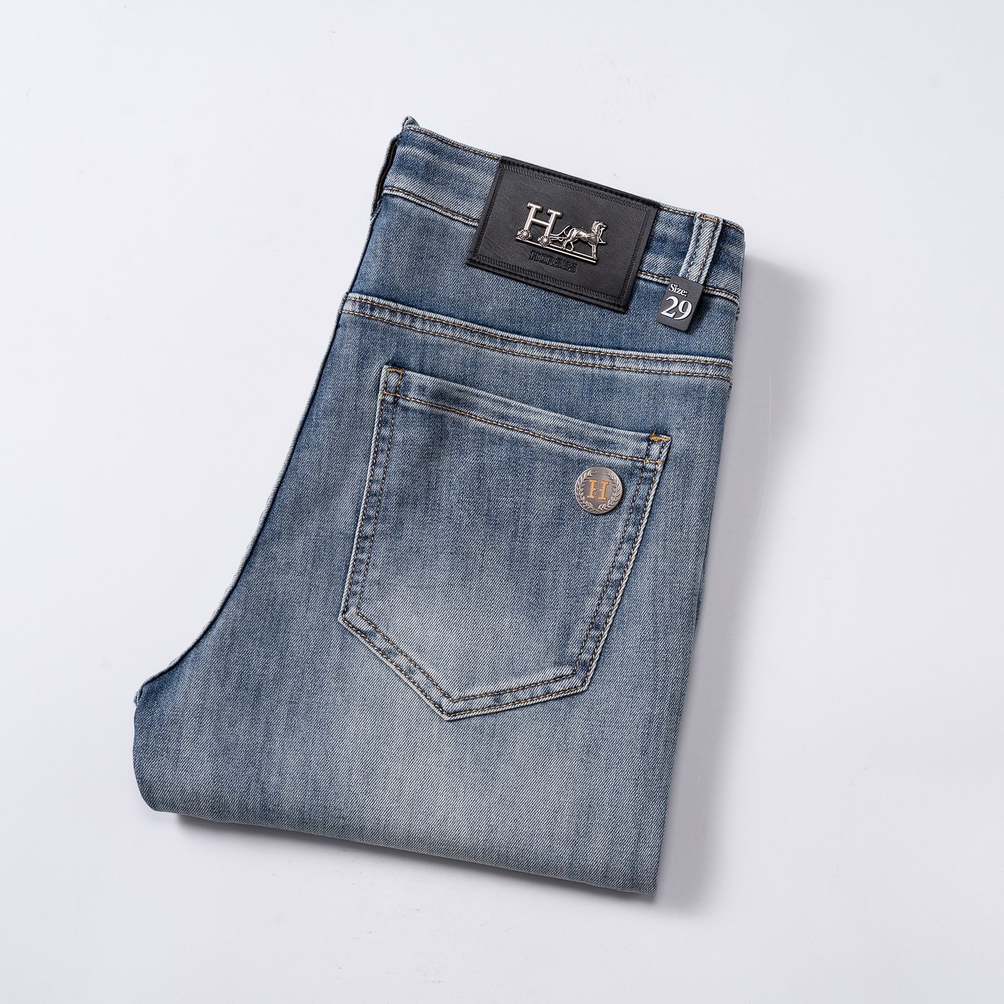 NO:459574,Hermes men's jeans original original cloth original wash water!  Imported original wash elastic fabrics, complex handicrafts superimposed, any wash process will become a completely different color effect after a few more seconds, so it is more precious, especially long-lasting and odor-resistant... Use the best tannin elastic texture, genuine leather leather cards, high-quality metal accessories... to create a unique and original jeans style!  Original hardware and accessories, super positive style, comfortable and breathable, extremely high grade, counter quality, and handsome upper body. Number of numbers 29-38, hermes, jeans, alexander wang19860909爱马仕 男士牛仔裤原厂原布原洗水！进口原版水洗弹力面料,复杂的手工艺叠加,任何一个洗水环节多停留几秒都会变成完全不一样的颜色效果,所以越加珍贵,特别持久、耐味…… 选用上乘的丹宁弹力质感,真皮皮牌、高定的金属辅料……打造出独特及原创的牛仔裤款型！原版五金辅料,版型超正,舒适透气,档次极高,专柜品质,上身帅气十足. 码数29-38,,hermes,jeans,alexander wang,Men's clothing