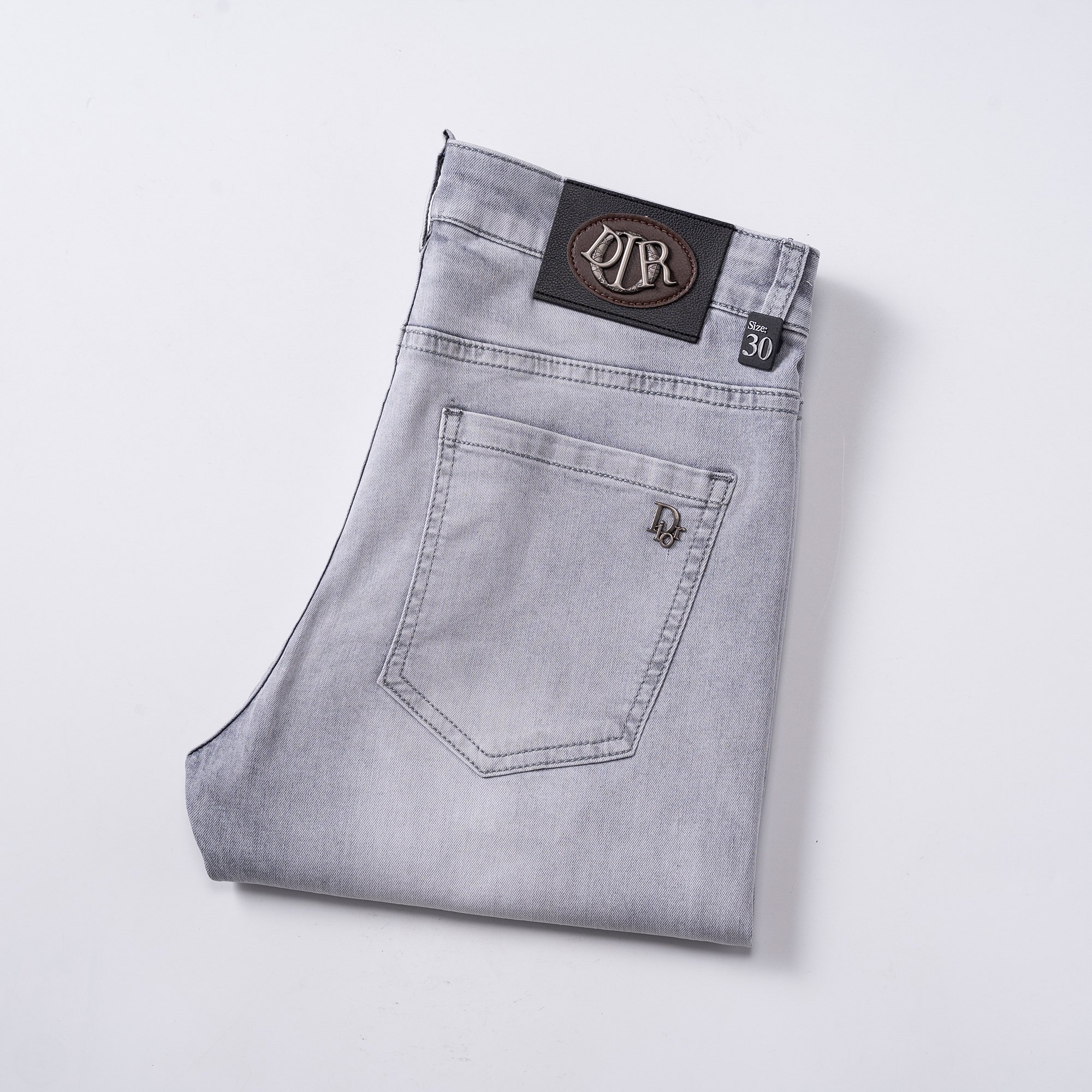 NO:457904,Dior Men's jeans original original cloth original wash water!  Imported original wash elastic fabrics, complex handicrafts superimposed, any wash process will become a completely different color effect after a few more seconds, so it is more precious, especially long-lasting and odor-resistant... Use the best tannin elastic texture, genuine leather leather cards, high-quality metal accessories... to create a unique and original jeans style!  Original hardware accessories, super positive style, comfortable and breathable, extremely high grade, counter quality, and handsome upper body. Number of codes 29-38,,dior,jeans,alexander wang19860909迪奥 男士牛仔裤原厂原布原洗水！进口原版水洗弹力面料,复杂的手工艺叠加,任何一个洗水环节多停留几秒都会变成完全不一样的颜色效果,所以越加珍贵,特别持久、耐味…… 选用上乘的丹宁弹力质感,真皮皮牌、高定的金属辅料……打造出独特及原创的牛仔裤款型！原版五金辅料,版型超正,舒适透气,档次极高,专柜品质,上身帅气十足. 码数29-38,,dior,jeans,alexander wang,Men's clothing