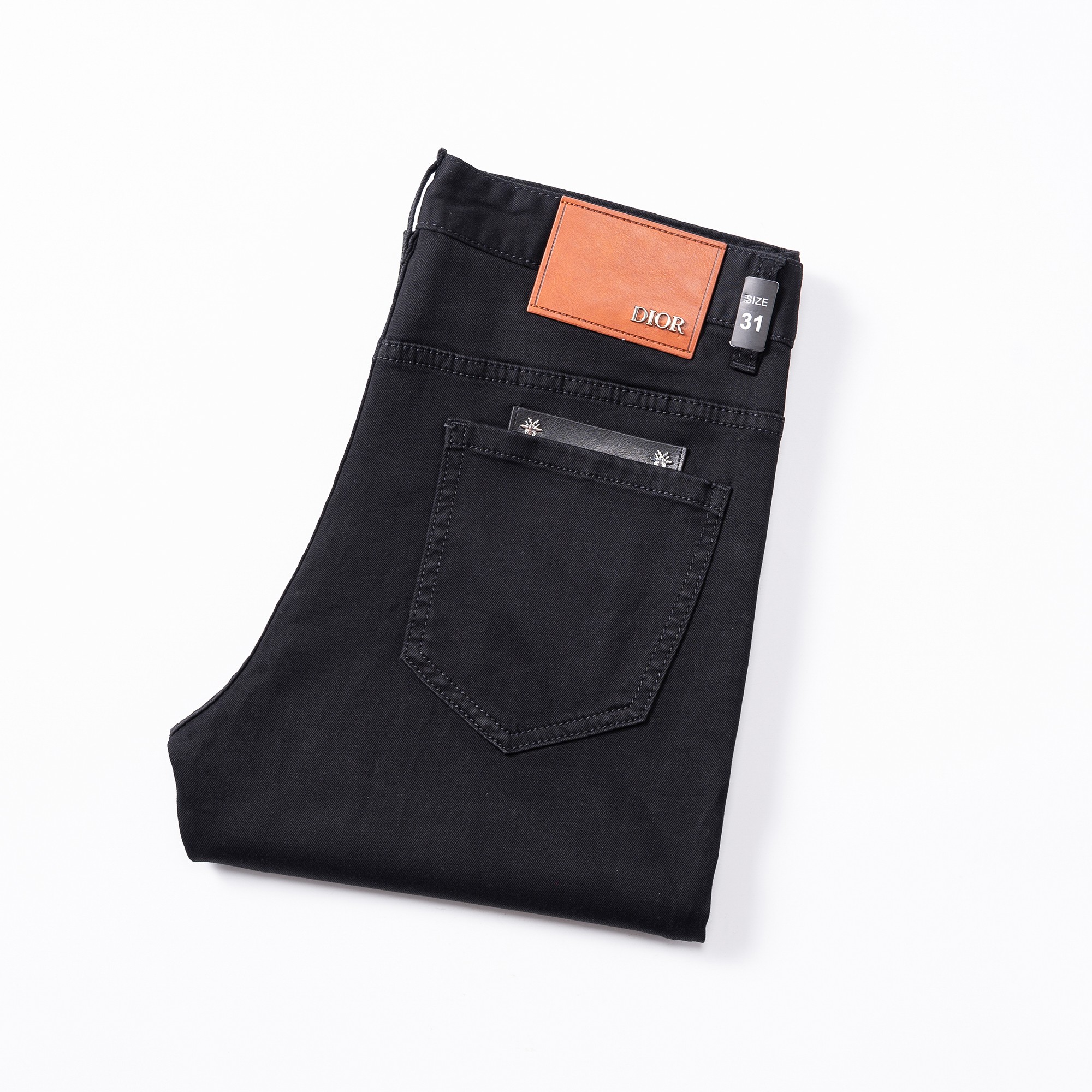 NO:439884,Dior Men's jeans original original cloth original wash water!  Imported original wash elastic fabrics, complex handicrafts superimposed, any wash process will become a completely different color effect after a few more seconds, so it is more precious, especially long-lasting and odor-resistant... Use the best tannin elastic texture, genuine leather leather cards, high-quality metal accessories... to create a unique and original jeans style!  Original hardware accessories, super positive style, comfortable and breathable, extremely high grade, counter quality, and handsome upper body. Number of codes 29-38,,dior,jeans,alexander wang19860909迪奥 男士牛仔裤原厂原布原洗水！进口原版水洗弹力面料,复杂的手工艺叠加,任何一个洗水环节多停留几秒都会变成完全不一样的颜色效果,所以越加珍贵,特别持久、耐味…… 选用上乘的丹宁弹力质感,真皮皮牌、高定的金属辅料……打造出独特及原创的牛仔裤款型！原版五金辅料,版型超正,舒适透气,档次极高,专柜品质,上身帅气十足. 码数29-38,,dior,jeans,alexander wang,Men's clothing