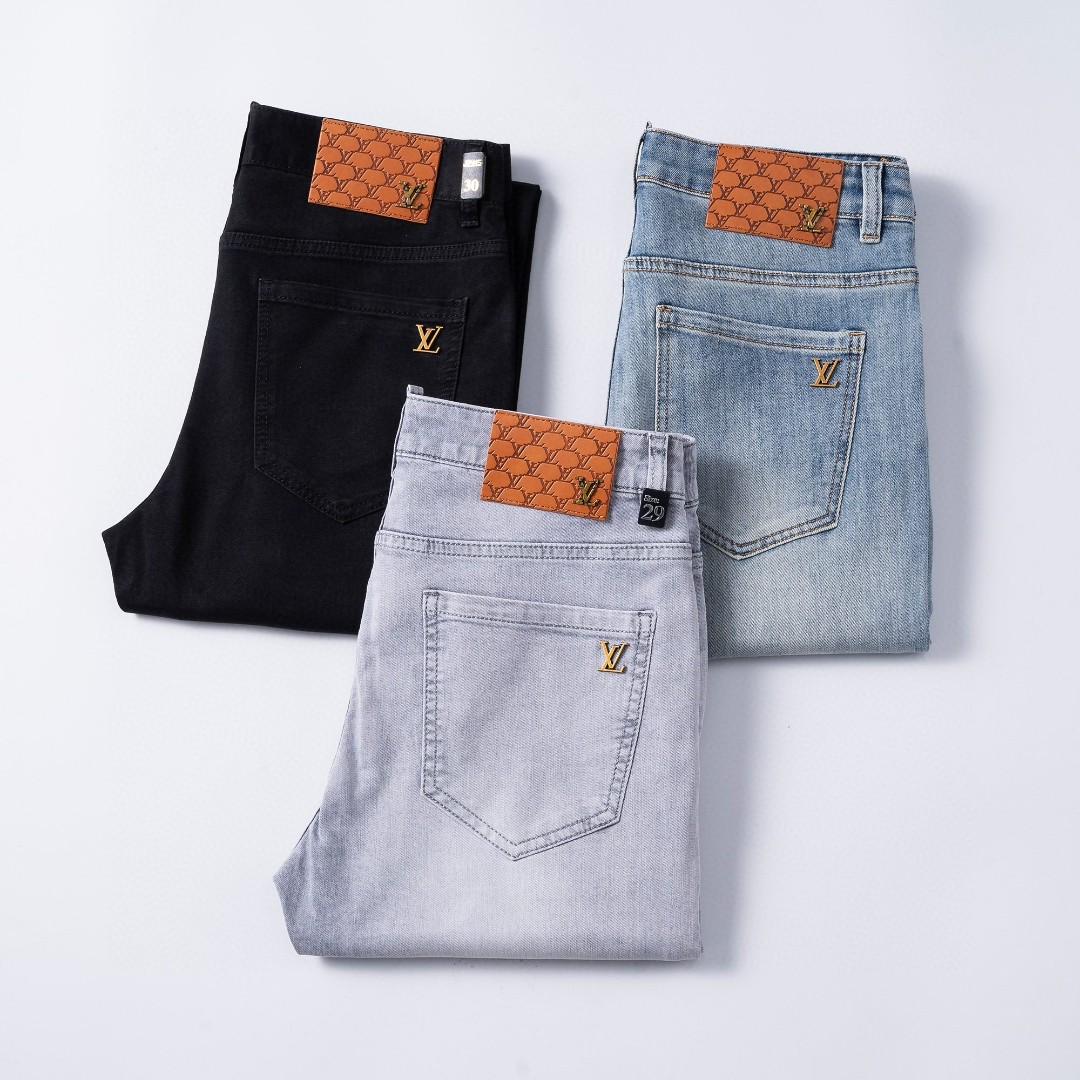 NO:469321,LV official website counter is available simultaneously, original singles, super stylish jeans, customized original washing denim fabric, unique design, top-grade printed craft letter pattern logo, original hardware and auxiliary decoration, extremely superior jeans, the materials and craftsmanship are extremely luxurious and exquisite, extremely high-end, handsome and stylish, recommended, digits 29-38,, louis vuitton, jeans, alexander wang19860909LV 官网专柜同步有售,原单狠货,超级有范儿的一款牛仔裤,定制原版水洗牛仔面料,独特设计,顶级印花工艺字母图案logo,原版五金辅料装饰,极为翘楚的一款牛仔裤,用料与工艺都极致奢华精湛,档次极高,上身帅气有型,推荐,码数29—38,,louis vuitton,jeans,alexander wang,Men's clothing