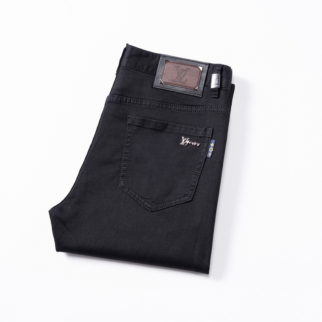 NO:453683,LV men's jeans original original cloth original wash water!  Imported original wash elastic fabrics, complex handicrafts superimposed, any wash process will become a completely different color effect after a few more seconds, so it is more precious, especially long-lasting and odor-resistant... Use the best tannin elastic texture, genuine leather leather cards, high-quality metal accessories... to create a unique and original jeans style!  Original hardware accessories, super positive style, comfortable and breathable, extremely high grade, counter quality, and handsome upper body. Number of codes 29-38,,louis vuitton,jeans,alexander wang19860909LV 男士牛仔裤原厂原布原洗水！进口原版水洗弹力面料,复杂的手工艺叠加,任何一个洗水环节多停留几秒都会变成完全不一样的颜色效果,所以越加珍贵,特别持久、耐味…… 选用上乘的丹宁弹力质感,真皮皮牌、高定的金属辅料……打造出独特及原创的牛仔裤款型！原版五金辅料,版型超正,舒适透气,档次极高,专柜品质,上身帅气十足. 码数29-38,,louis vuitton,jeans,alexander wang,Men's clothing