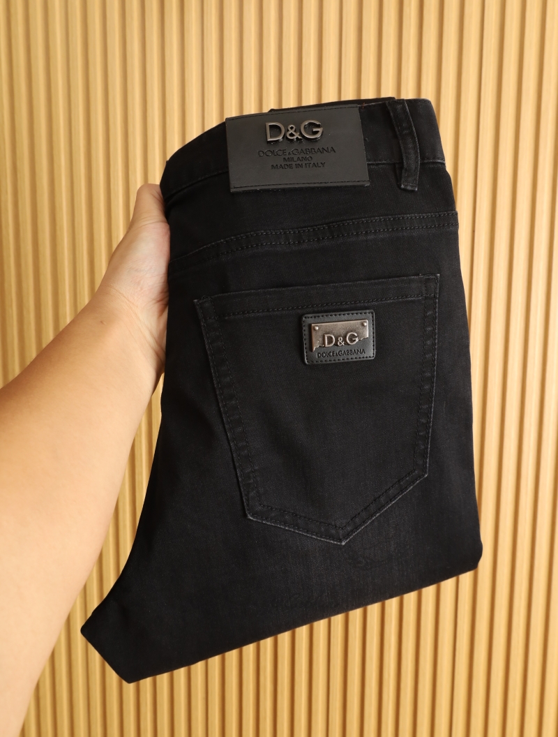 NO:466289,DG official website counter is available at the same time, original singles are ruthless, super stylish jeans, customized original washing denim fabric, unique design, top-grade printing craft letter pattern logo, original hardware and auxiliary decoration, extremely superior jeans, the materials and craftsmanship are extremely luxurious and exquisite, extremely high-end, handsome and stylish, recommended, digits 29-38, jeans, alexander wang19860909DG 官网专柜同步有售,原单狠货,超级有范儿的一款牛仔裤,定制原版水洗牛仔面料,独特设计,顶级印花工艺字母图案logo,原版五金辅料装饰,极为翘楚的一款牛仔裤,用料与工艺都极致奢华精湛,档次极高,上身帅气有型,推荐,码数29—38,,jeans,alexander wang,Men's clothing