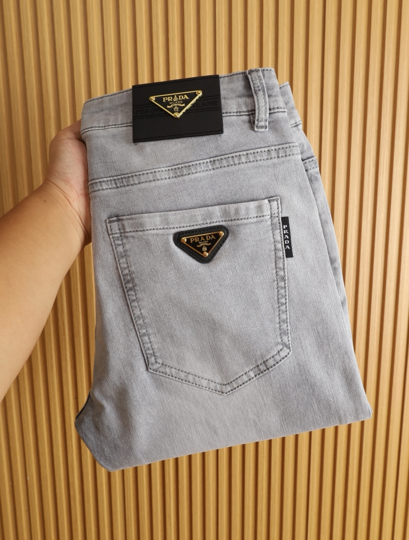 NO:466309,Prada official website counter is available at the same time, original singles are ruthless, super stylish jeans, customized original washing denim fabric, unique design, top-grade printing craft letter pattern logo, original hardware and auxiliary decoration, extremely superior jeans, the materials and craftsmanship are extremely luxurious and exquisite, extremely high-end, handsome and stylish, recommended, size 29-38, prada, jeans, alexander wang19860909普拉达 官网专柜同步有售,原单狠货,超级有范儿的一款牛仔裤,定制原版水洗牛仔面料,独特设计,顶级印花工艺字母图案logo,原版五金辅料装饰,极为翘楚的一款牛仔裤,用料与工艺都极致奢华精湛,档次极高,上身帅气有型,推荐,码数29—38,,prada,jeans,alexander wang,Men's clothing