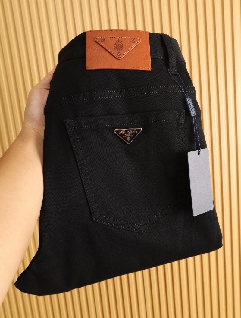 NO:466322,Prada official website counter is available at the same time, original singles are ruthless, super stylish jeans, customized original washing denim fabric, unique design, top-grade printing craft letter pattern logo, original hardware and auxiliary decoration, extremely superior jeans, the materials and craftsmanship are extremely luxurious and exquisite, extremely high-end, handsome and stylish, recommended, size 29-38, prada, jeans, alexander wang19860909普拉达 官网专柜同步有售,原单狠货,超级有范儿的一款牛仔裤,定制原版水洗牛仔面料,独特设计,顶级印花工艺字母图案logo,原版五金辅料装饰,极为翘楚的一款牛仔裤,用料与工艺都极致奢华精湛,档次极高,上身帅气有型,推荐,码数29—38,,prada,jeans,alexander wang,Men's clothing