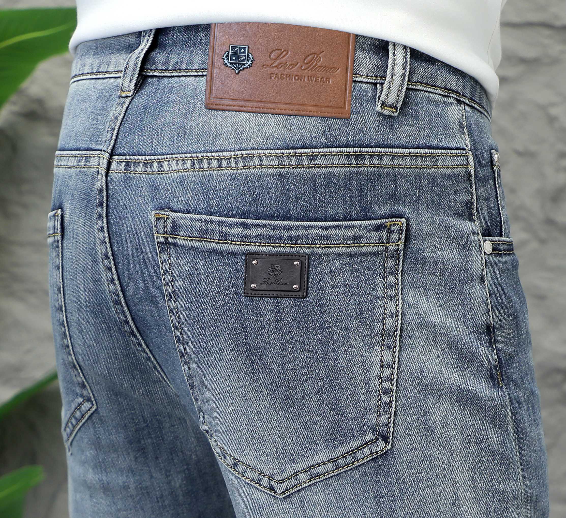 NO:517750,LP Spring and Summer Men's Original Single Casual Jeans, Highly Recommended!  Quality 'Niu Beer' This model uses original exclusive fabric!  The craftsmanship is top-notch, and the design of Eagle Head logo hardware decoration!  The three-dimensional sense is extremely stunning and stunning. The pattern is presented by the iconic brand pattern. It has a very distinctive and high-end and fashionable look, which strongly demonstrates the identity!  In addition, it has a lot of cotton feel, both comfort and breathability, extremely delicate touch, and excellent skin-friendly!  The details are perfect, with all kinds of exquisite and exquisite, with a strong sense of styling, full of upper body styles, and belongs to the unique type on the market!  Size 29-38, loro piana, jeans, alexander wang19860909LP 春夏男士原单休闲牛仔裤,重磅推荐！品质“牛啤” 此款所运用原版专属面料！还是工艺都堪称顶尖,设计鹰头logo五金修饰！立体感极强,视觉极其惊艳震撼,图案由标志性的品牌图案呈现,辨识度非常鲜明且高级时髦,有力彰显身份！此外棉感十足,舒适性与透气性兼备,触感极为细腻,亲肤性绝佳！细节完美如斯,各种精湛考究 造型感极强,上身型款十足,属于市面独一无二的类型！尺码29-38,,loro piana,jeans,alexander wang,Men's clothing