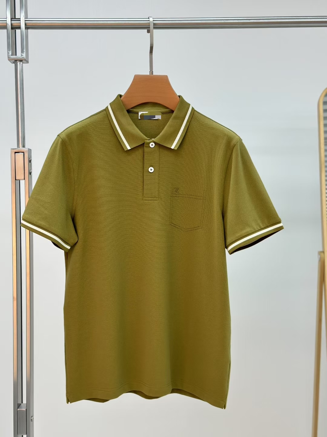 NO:515679,High-quality Jenia 2025 spring and summer counter latest top-grade mulberry silk short-sleeved polo shirt lapel T-shirt high-end customization and avant-garde design!  Heavy craft design, high-end customized fabric, soft feel, comfortable to wear, exquisite counter-level car line, fine workmanship, invincible and handsome upper body effect!  A must-have item for handsome men!  Number of code M-3XL (178 140 catties wear L slim fit maximum wear 190 catties), zegna, T-shirt,tees, t-shirt,alexander wang19860909高品质 杰尼亚 2025春夏专柜最新款顶级桑蚕丝短袖polo衫翻领T恤 高端订制 设计前卫！重工艺设计 高端订制面料.手感柔软.穿着舒适.专柜级别精致车线.做工精细.上身效果无敌帅气！型男必备单品！码数M-3XL（178 140斤穿L修身 最大穿190斤）,,zegna,T-shirt,tees，t-shirt,alexander wang,Men's clothing