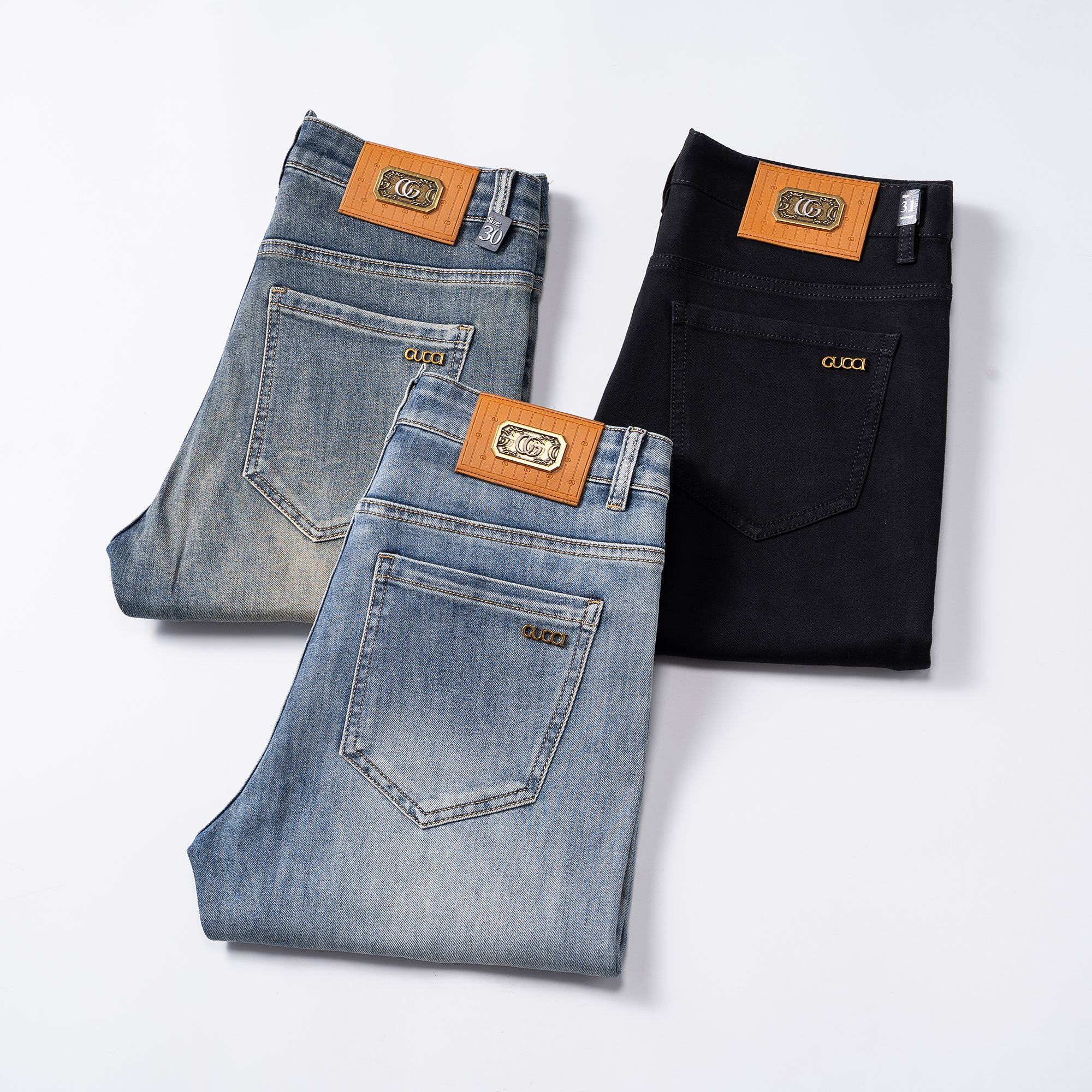 NO:513560,Gucci official counter is available at the same time, original singles are ruthless, super stylish jeans, customized original washing denim fabric, unique design, top-grade printing craft letter pattern logo, original hardware and auxiliary decoration, extremely top-notch jeans, the materials and craftsmanship are extremely luxurious and exquisite, extremely high-end, handsome and stylish, recommended, size 29-38, gucci, jeans, alexander wang19860909古驰 官网专柜同步有售,原单狠货,超级有范儿的一款牛仔裤,定制原版水洗牛仔面料,独特设计,顶级印花工艺字母图案logo,原版五金辅料装饰,极为翘楚的一款牛仔裤,用料与工艺都极致奢华精湛,档次极高,上身帅气有型,推荐,码数29—38,,gucci,jeans,alexander wang,Men's clothing