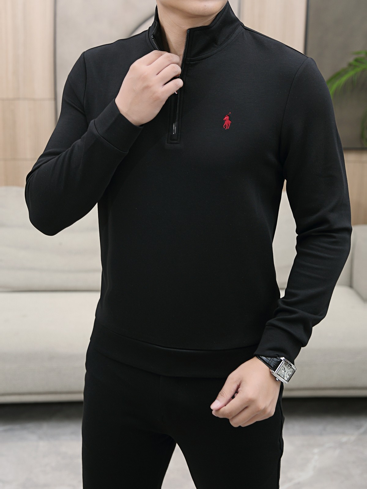 NO:598632,Ralph Lauren fit version 2025 autumn and winter zipper stand collar zipper cardigan, integrated with exquisite embroidery crafts counter fabrics, top-notch elements, classic short sleeves with 3 labels, trendy men's fashion, both upper body comfort and unparalleled existence 170-130 (M) 175-145 (L) 178-160 (XL) 180-170 (XXL)  180-180(XXXL),,T-shirt,alexander wang19860909拉夫劳伦 合身版型 2025秋冬拉链立领拉链开衫,融合精致刺绣工艺专柜面料,顶级元素融合打造,经典短袖3标齐全,潮男时尚,无论是上身舒适度还是都是无可比拟的存在 170-130(M) 175-145(L) 178-160(XL)180-170(XXL) 180-180(XXXL),,T-shirt,alexander wang,Men's clothing