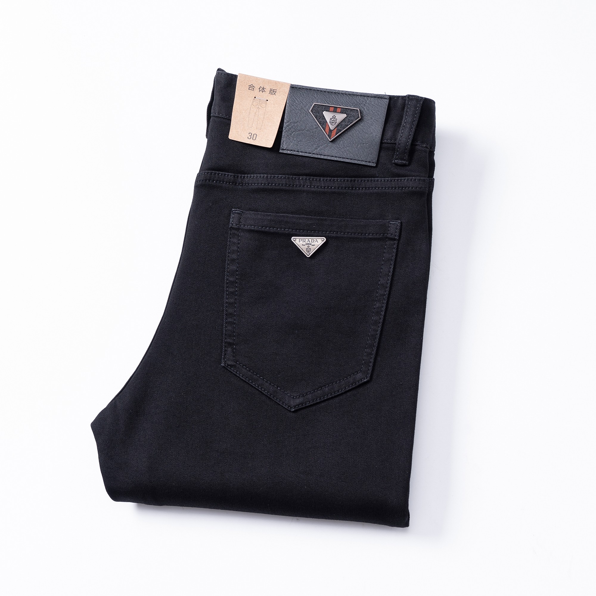 NO:598635,Prada autumn men's jeans original factory original fabric original wash water!  Imported original washed elastic fabric, complicated handicraft superposition, any washing process will turn into a completely different color effect if you stay for a few seconds longer, so it is more precious, especially durable and taste-resistant... Use the best elastic texture of tannin, genuine leather labels, high-end metal accessories... to create a unique and original jeans style!  Original hardware accessories, super correct fit, comfortable and breathable, extremely high grade, counter quality, handsome upper body. Size 29-38, prada, jeans, alexander wang19860909普拉达 秋季男士牛仔裤原厂原布原洗水！进口原版水洗弹力面料,复杂的手工艺叠加,任何一个洗水环节多停留几秒都会变成完全不一样的颜色效果,所以越加珍贵,特别持久、耐味…… 选用上乘的丹宁弹力质感,真皮皮牌、高定的金属辅料……打造出独特及原创的牛仔裤款型！原版五金辅料,版型超正,舒适透气,档次极高,专柜品质,上身帅气十足. 码数29-38,,prada,jeans,alexander wang,Men's clothing