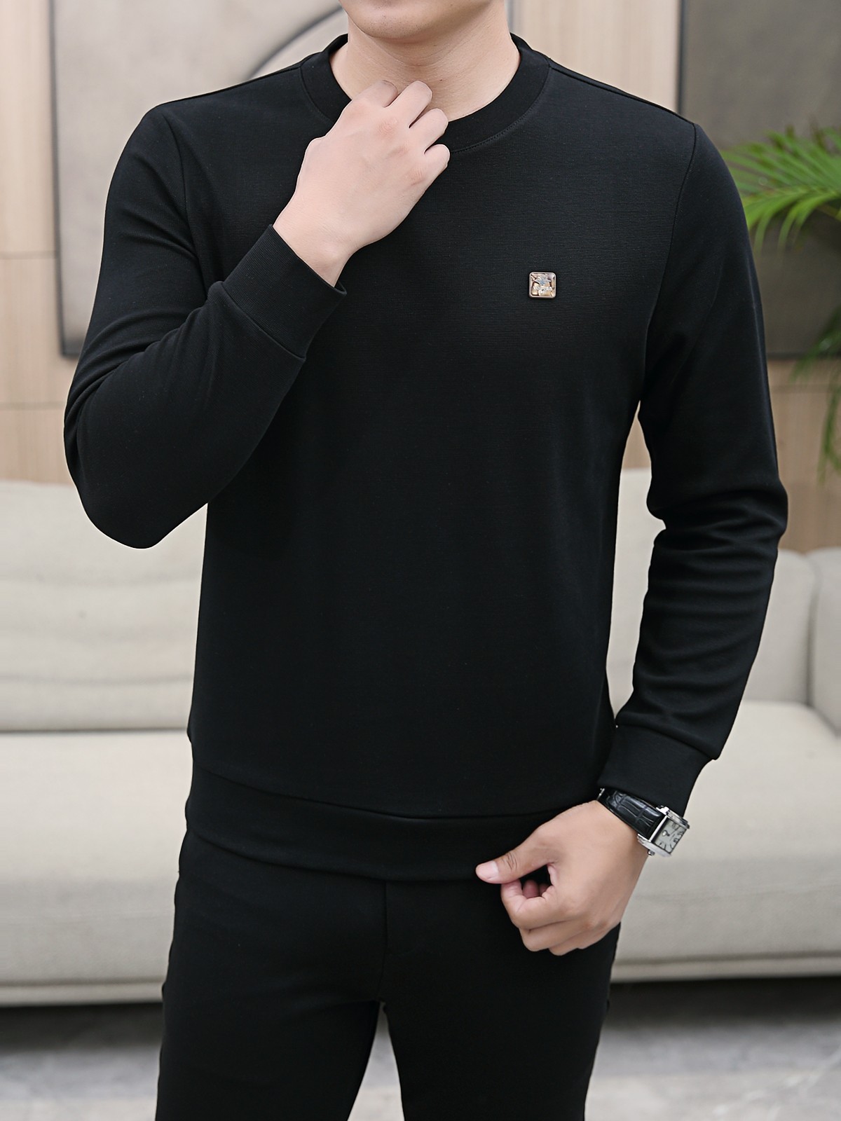 NO:529003,Dior 5's new early autumn new model of the first counter has the latest long-sleeved round-neck T-shirt, high-end customization, avant-garde and fashionable design!  Brand logo craft design High-end customized long-length cotton fabric. It feels soft and comfortable to wear. The counter-level exquisite car line is fine. The workmanship is exquisite. The upper body effect is invincible and handsome!  A must-have item for handsome men!  Code number M-3XL, dior,tees, t-shirt,alexander wang19860909迪奥5早秋新款首发专柜最新款长袖圆领T恤 高端订制 设计前卫时尚！品牌logo工艺设计 高端定制长绒棉面料.手感柔软.穿着舒适.专柜级别精致车线.做工精细.上身效果无敌帅气！型男必备单品！ 码数M-3XL,,dior,tees，t-shirt,alexander wang,Men's clothing