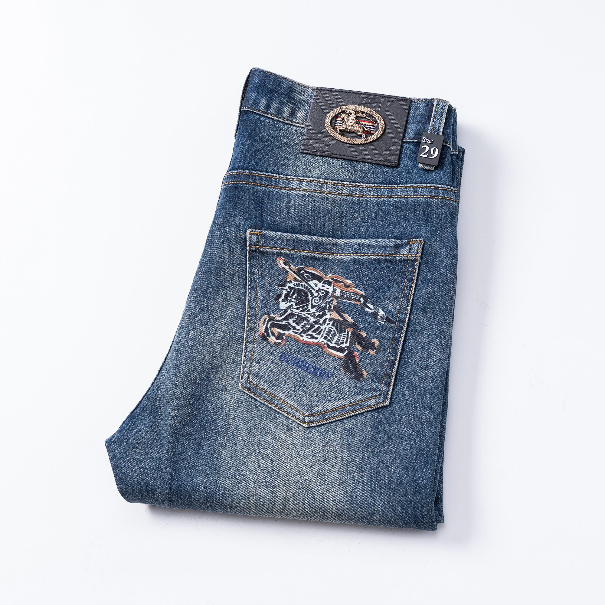 NO:596584,Burberry autumn men's jeans original factory original fabric original wash water!  Imported original washed elastic fabric, complicated handicraft superposition, any washing process will turn into a completely different color effect if you stay for a few seconds longer, so it is more precious, especially durable and taste-resistant... Use the best elastic texture of tannin, genuine leather labels, high-end metal accessories... to create a unique and original jeans style!  Original hardware accessories, super correct fit, comfortable and breathable, extremely high grade, counter quality, handsome upper body. Size 29-38, burberry, jeans, alexander wang19860909巴宝莉 秋季男士牛仔裤原厂原布原洗水！进口原版水洗弹力面料,复杂的手工艺叠加,任何一个洗水环节多停留几秒都会变成完全不一样的颜色效果,所以越加珍贵,特别持久、耐味…… 选用上乘的丹宁弹力质感,真皮皮牌、高定的金属辅料……打造出独特及原创的牛仔裤款型！原版五金辅料,版型超正,舒适透气,档次极高,专柜品质,上身帅气十足. 码数29-38,,burberry,jeans,alexander wang,Men's clothing