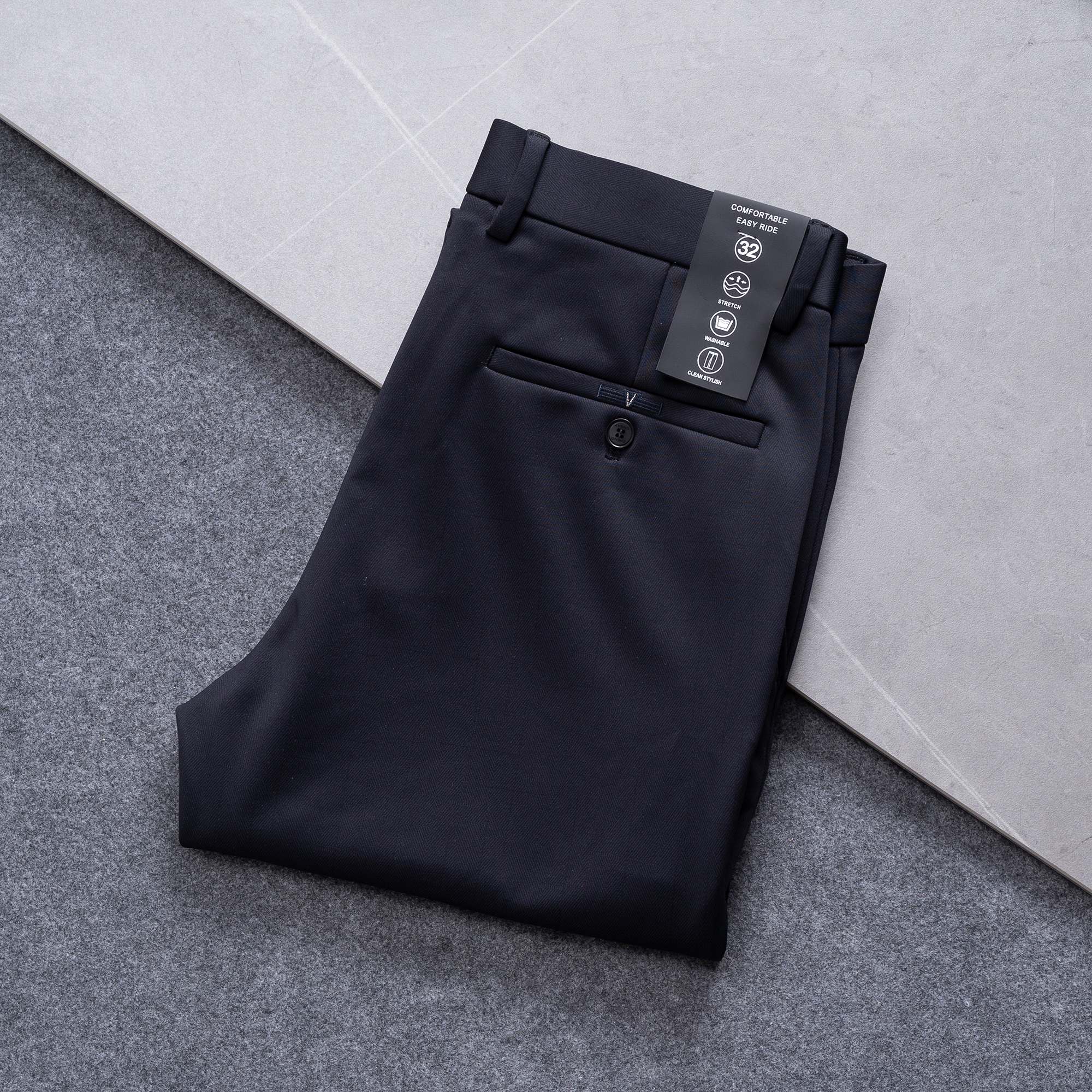 NO:734792,LV 2025 autumn and winter counter new style, fashionable and elegant men's custom-made top-quality original spring and summer slim straight-leg trousers and casual trousers. The style design series is enough to shock the eye. As a typical signature item of the brand, it is an indispensable item in men's wardrobe. It is fashionable and business-oriented and has a more luxurious style. The imported fine cotton fabrics are selected, and the materials are very unique. The feel is delicate, soft, comfortable and breathable. The style is simple and fashionable, and the visual quality is superb. It is the first choice for urban high-end people.  Size 29～38,,louis vuitton,19860909LV 2025秋冬专柜新款 时尚优雅男士定制 顶级原单春夏修身小直脚西裤休闲裤. 款式设计系列都足以震撼眼球,作为该品牌的典型招牌单品,男士衣柜不可缺少的一款单品,时尚兼商务更显奢华风度,精选进口精棉面料,用料十分独到,手感细腻柔软舒适透气,版型简约时尚不挑人,视觉质感超级赞,都市高端人士首选. 尺码29～38,,louis vuitton,,Men's clothing