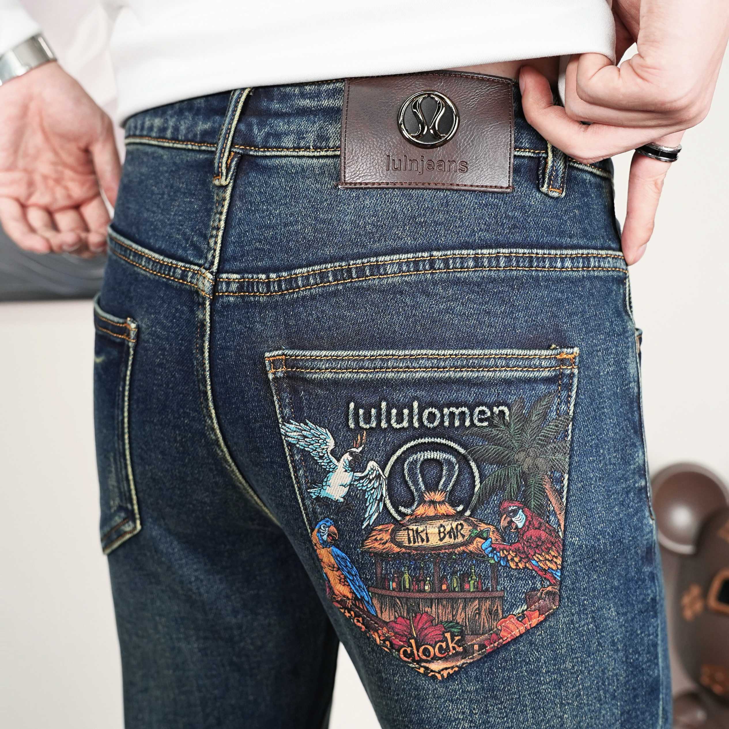 NO:596117,lulu autumn men's jeans original factory original fabric original wash water!  Imported original washed elastic fabric, complicated handicraft superposition, any washing process will turn into a completely different color effect if you stay for a few seconds longer, so it is more precious, especially durable and taste-resistant... Use the best elastic texture of tannin, genuine leather labels, high-end metal accessories... to create a unique and original jeans style!  Original hardware accessories, super correct fit, comfortable and breathable, extremely high grade, counter quality, handsome upper body. Size 29-38,,jeans,alexander wang19860909lulu 秋季男士牛仔裤原厂原布原洗水！进口原版水洗弹力面料,复杂的手工艺叠加,任何一个洗水环节多停留几秒都会变成完全不一样的颜色效果,所以越加珍贵,特别持久、耐味…… 选用上乘的丹宁弹力质感,真皮皮牌、高定的金属辅料……打造出独特及原创的牛仔裤款型！原版五金辅料,版型超正,舒适透气,档次极高,专柜品质,上身帅气十足. 码数29-38,,jeans,alexander wang,Men's clothing