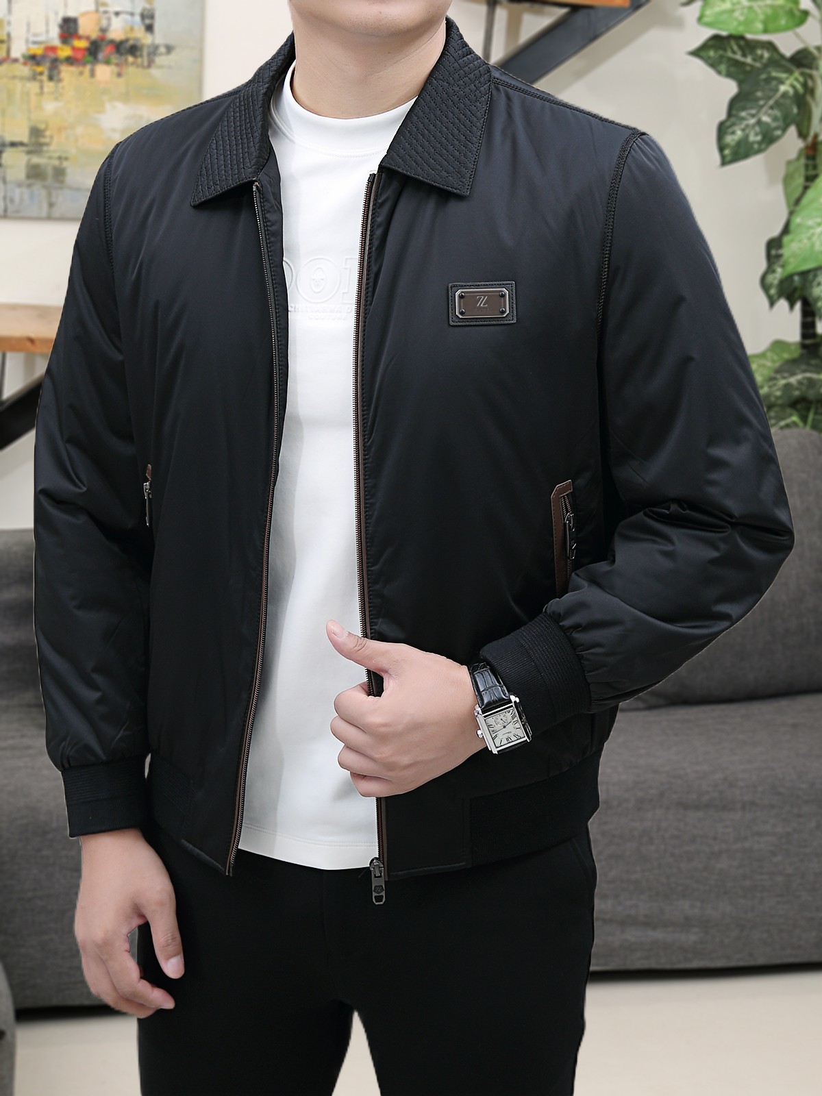 NO:596132,Ermenegildo Zegna 2025ss early autumn new lapel jacket, original metal letter logo, popular autumn jacket, granular velvet fabric makes you feel comfortable and slim when wearing it, lazy and casual, combined with clean and simple colors, it is particularly attractive and suitable for daily wear~ We are launching sports items decorated with vibrant prints!  Sizes M-3XL, complete with three standards, same day shipping,,zegna,jackets & coats,jackets & coats,alexander wang19860909杰尼亚 2025ss早秋新款翻领夹克外套,原版金属字母logo,秋季爆款外套,颗粒绒面料穿上就是舒适自在又显瘦的存在,慵懒而随性,结合干净简单的色系就特别耐看,适合日常穿着~倾情推出缀饰活力印花的运动单品！ 尺码M-3XL 三标齐全 当天出货,,zegna,jackets & coats,jackets & coats,alexander wang,Men's clothing