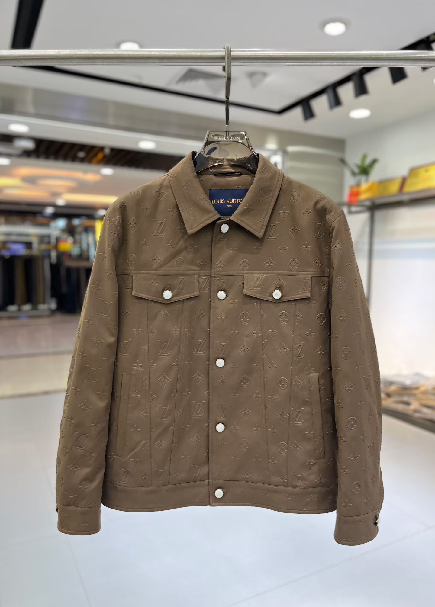 NO:600831,25 autumn and winter new LV-Louis Vuitton down jacket, imported fabrics, customized hardware, simple and fashionable, suitable for business, leisure and other occasions, same style as celebrities, synchronized code number 48-56,,louis vuitton,louis vuitton,jackets & coats,down jacket,alexander wang1986090925秋冬上新LV-Louis Vuitton羽绒夹克 进口面料 定制五金 简约时尚 适配商务、休闲等多种场合 明星同款 同步 码数48-56,,louis vuitton,louis vuitton,jackets & coats,down jacket,alexander wang,Men's clothing