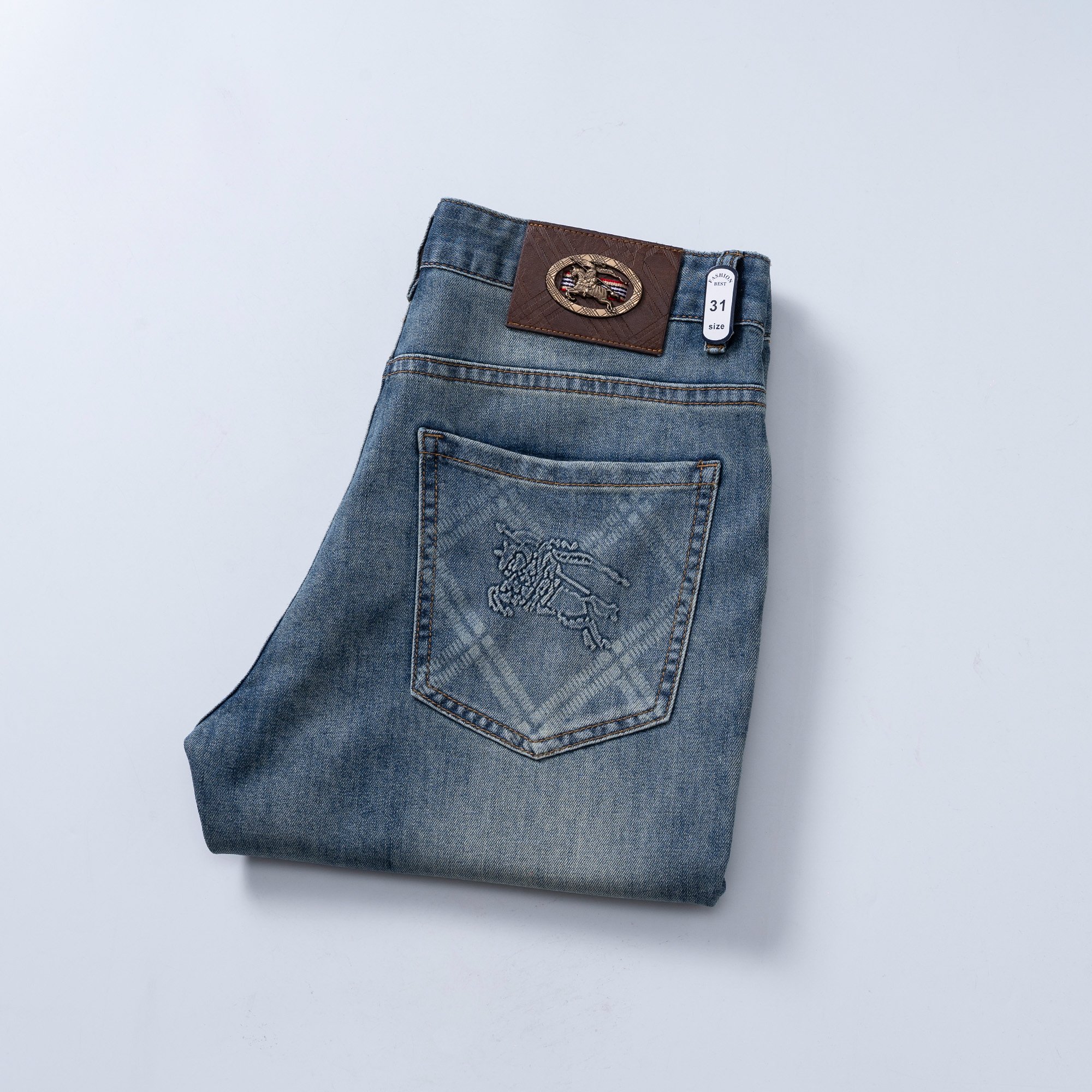 NO:732912,Burberry 2026ss spring and summer new slim straight jeans, perfect washing process, customized top hardware logo, exclusive customized micro-elastic fabric, code number 29-38,,burberry,jeans,19860909巴宝莉 2026ss春夏新款修身小直筒牛仔裤 完美洗水工艺 定制顶级五金logo 独家定制微弹面料 码数29-38,,burberry,jeans,,Men's clothing