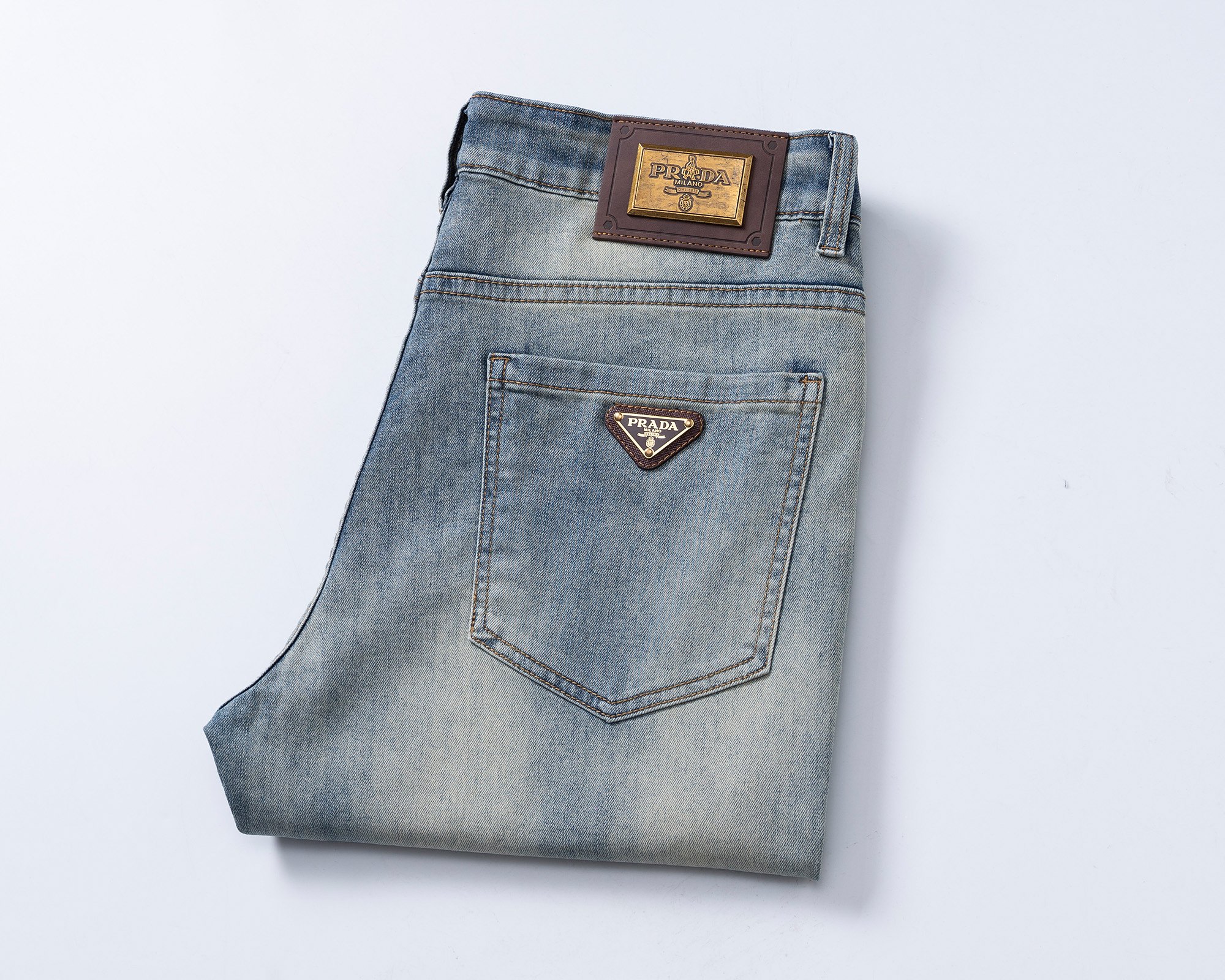 NO:732908,Prada 2026ss spring and summer new slim straight jeans, perfect washing process, customized top hardware logo, exclusive customized micro-elastic fabric, code number 29-38,, prada,jeans,19860909普拉达 2026ss春夏新款修身小直筒牛仔裤 完美洗水工艺 定制顶级五金logo 独家定制微弹面料 码数29-38,,prada,jeans,,Men's clothing