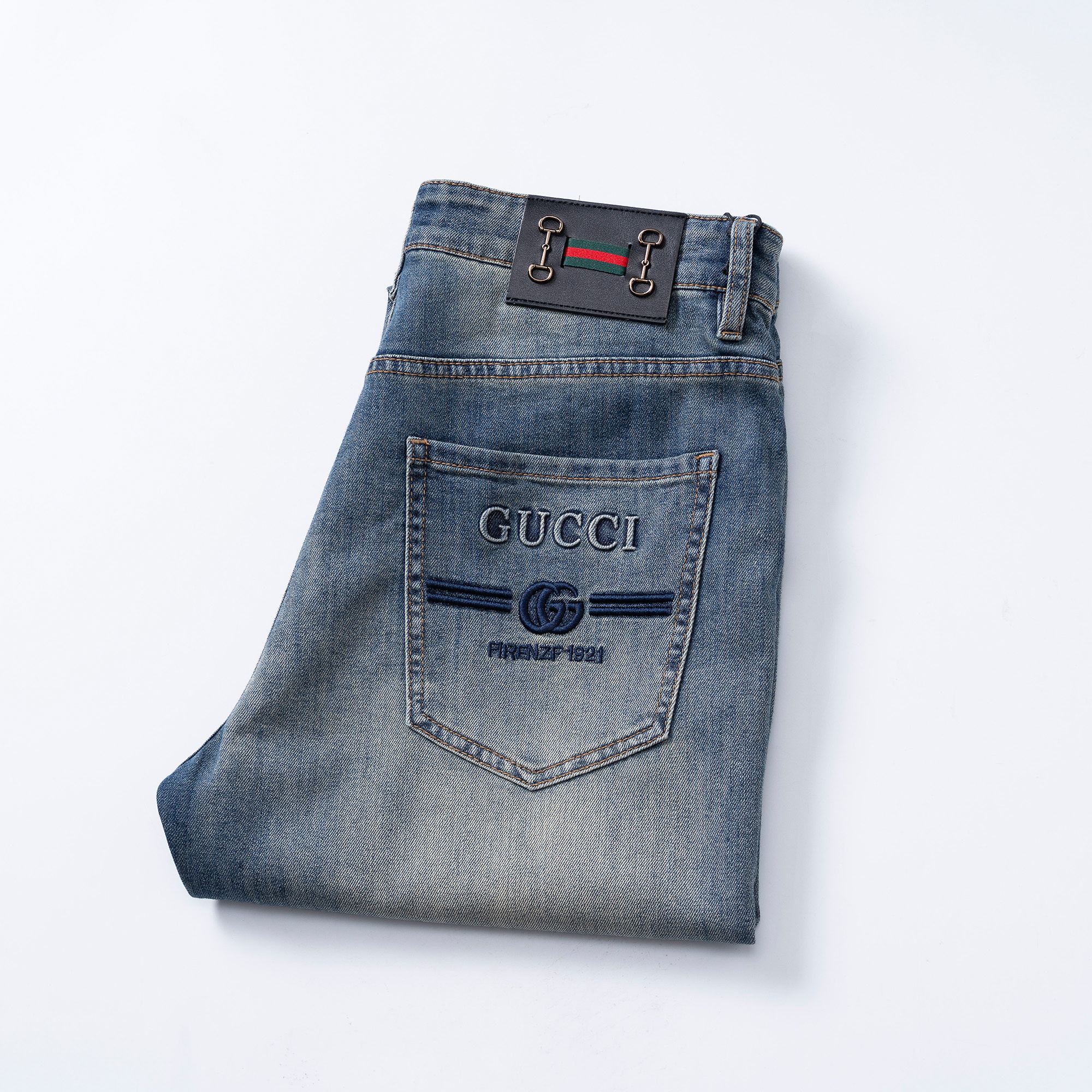 NO:734809,Gucci 2026ss spring and summer new slim straight jeans, perfect washing process, customized top hardware logo, exclusive customized micro-elastic fabric, code number 29-38,,gucci,jeans,19860909古驰 2026ss春夏新款修身小直筒牛仔裤 完美洗水工艺 定制顶级五金logo 独家定制微弹面料 码数29-38,,gucci,jeans,,Men's clothing