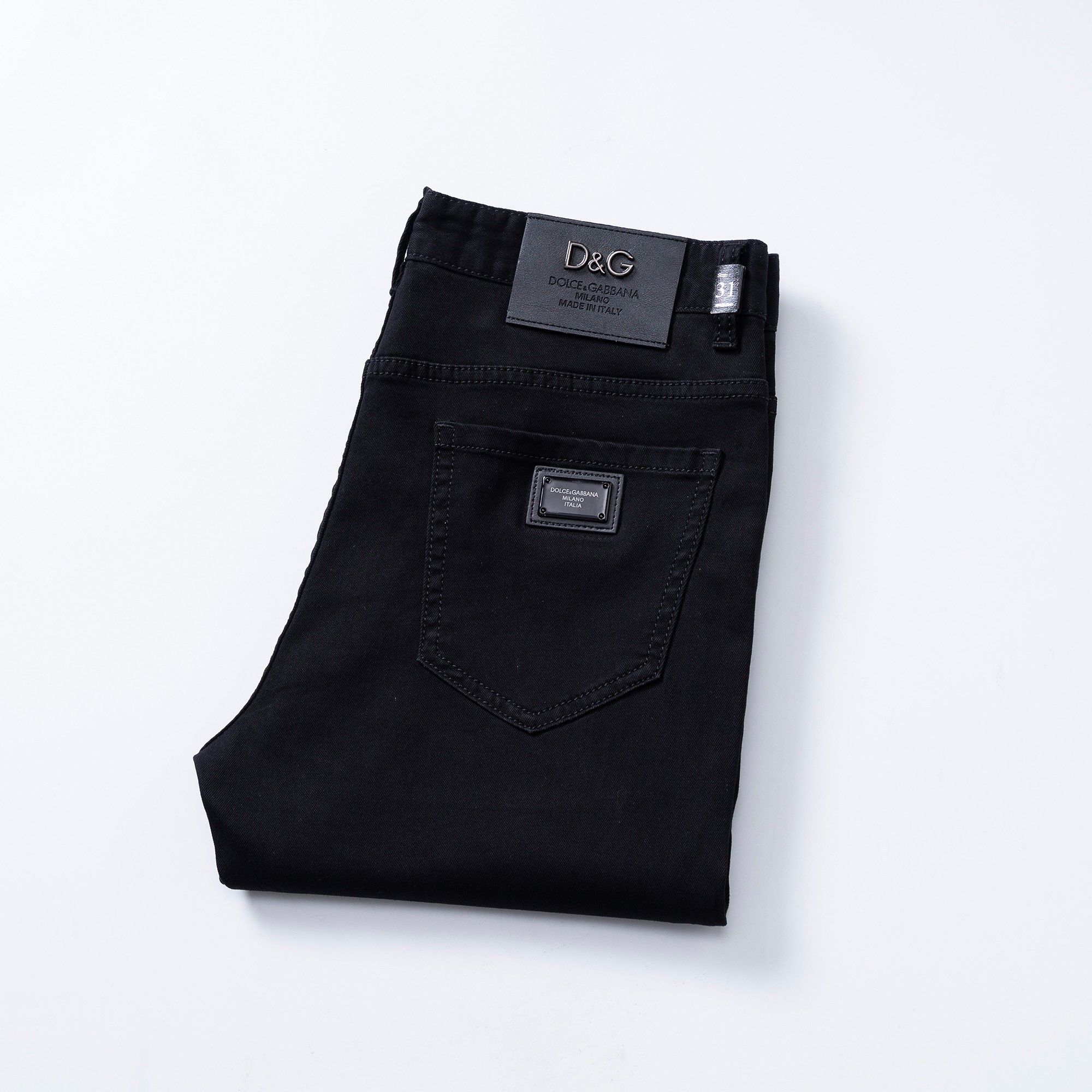 NO:734814,DG 2026ss spring and summer new slim straight jeans, perfect washing process, customized top hardware logo, exclusive customized micro-elastic fabric, code number 29-38,,jeans,19860909DG 2026ss春夏新款修身小直筒牛仔裤 完美洗水工艺 定制顶级五金logo 独家定制微弹面料 码数29-38,,jeans,,Men's clothing