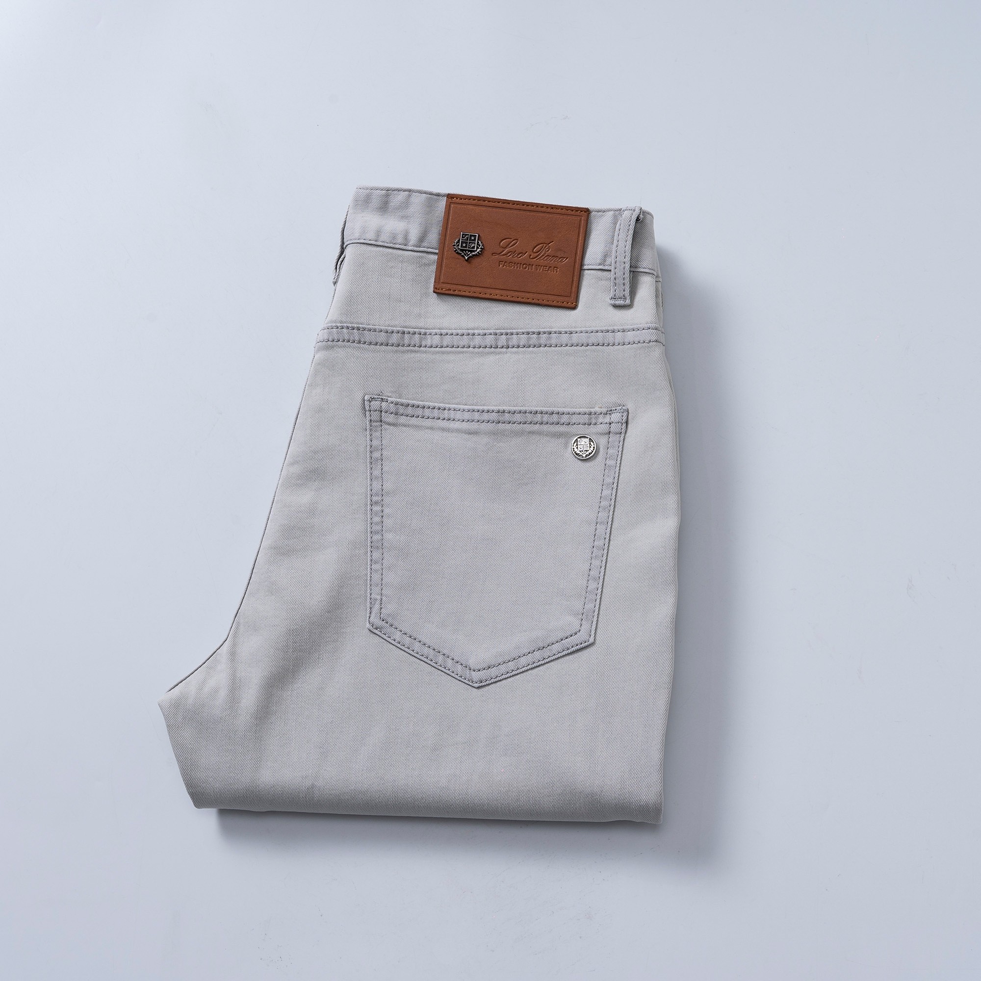 NO:734834,LP 1956ss new spring and summer slim straight jeans, perfect washing process, customized top hardware logo, exclusive customized micro-elastic fabric, code number 29-38,,loro piana,jeans,19860909LP 1956ss春夏新款修身小直筒牛仔裤 完美洗水工艺 定制顶级五金logo 独家定制微弹面料 码数29-38,,loro piana,jeans,,Men's clothing