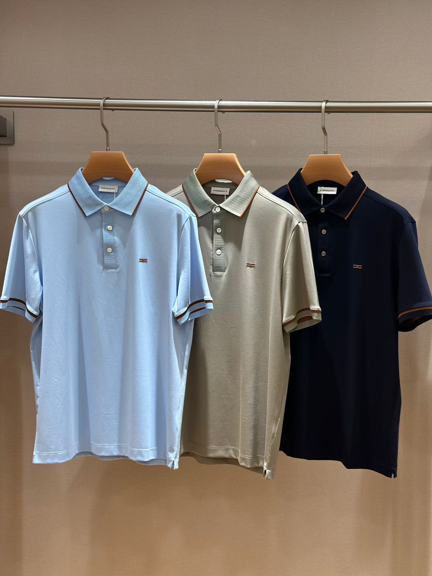 NO:902974,Ermenegildo Zegna's flagship mulberry silk plain weave series is here. The quantity in stock is limited!  Hurry up~ Code number M.L.XL.xxl.xxxl,,zegna,19860909杰尼亚 主推款 桑蚕丝平纹系列福利来咯 现货数量有限！抓紧啦～ 码数M.L.XL.xxl.xxxl,,zegna,,Men's clothing