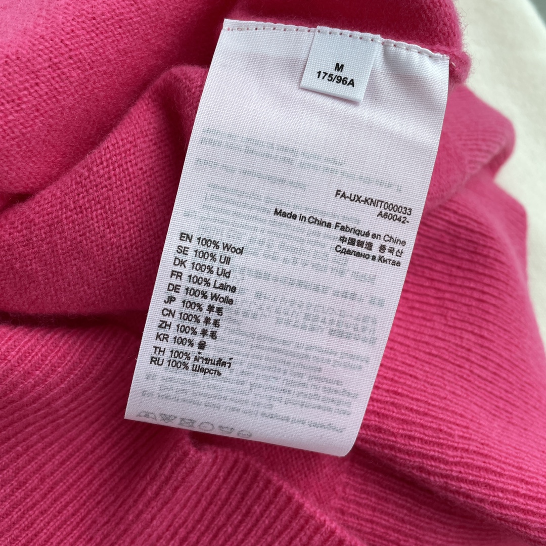 **Material:** 100% Wool - Comprehensive 6