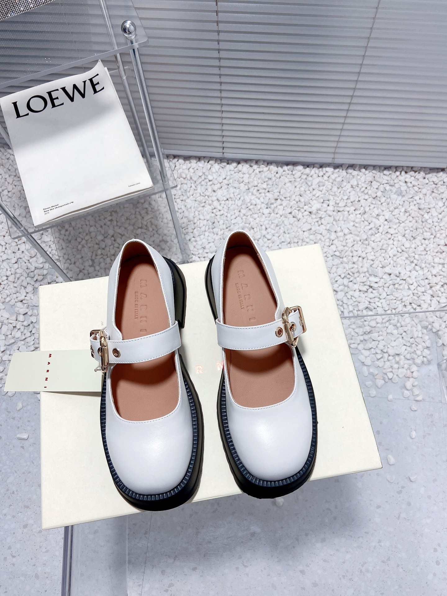 Fashionable 24-Year-Old Mary Jane Shoes with Cows’ Skin/Silk Lining and TPU Sole