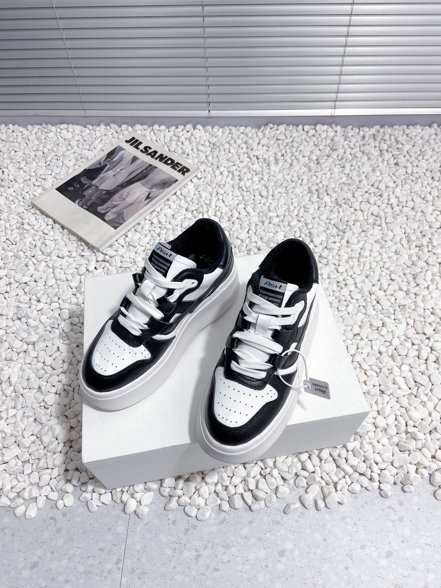 ASH Sustainable Green Sneakers with Thick Base and Panda Design – Top Pick! - 图片 2