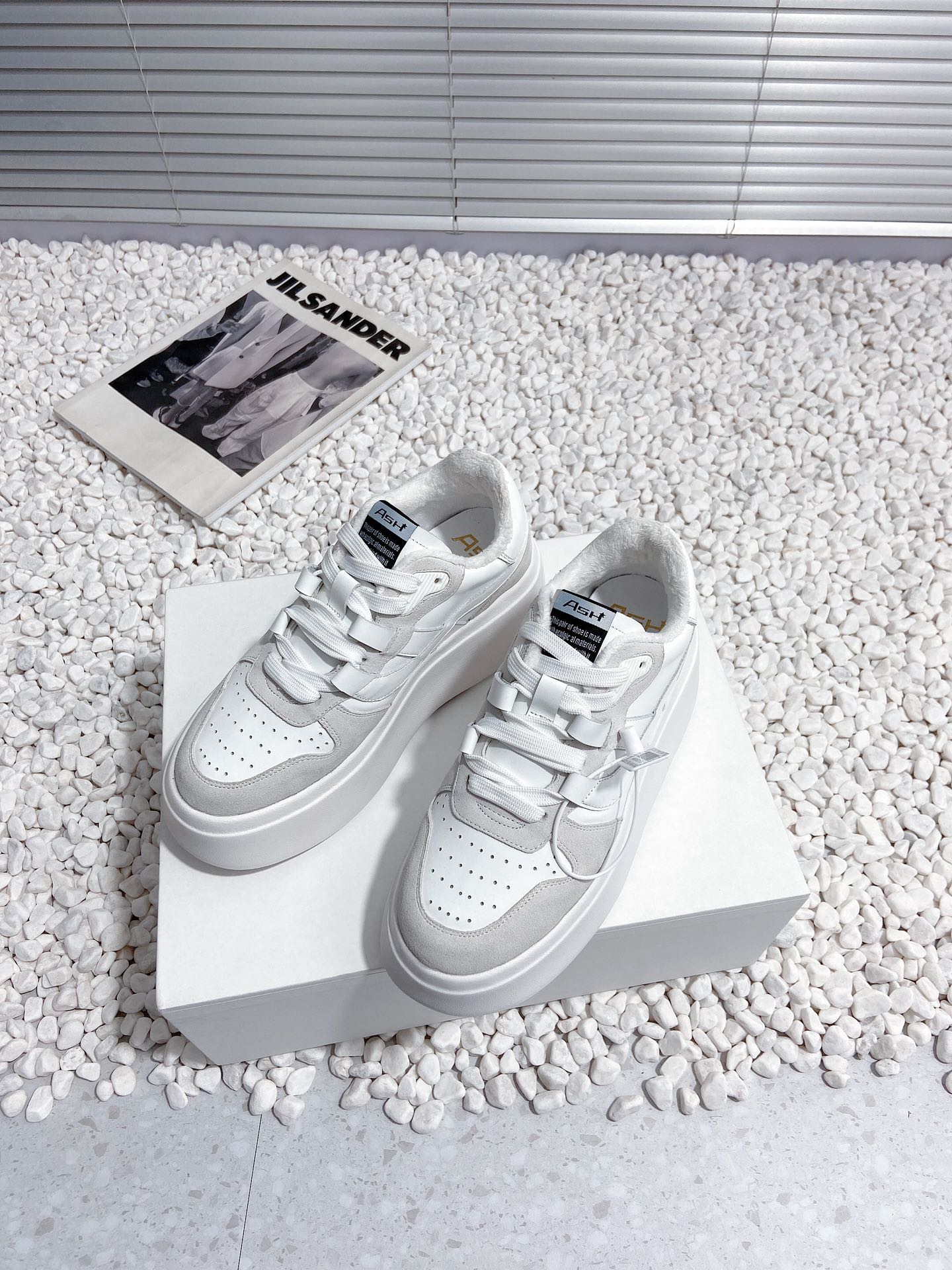 ASH Sustainable Green Sneakers: Latest Panda Shoes with Thick Base and Eco-Friendly Materials - 图片 2