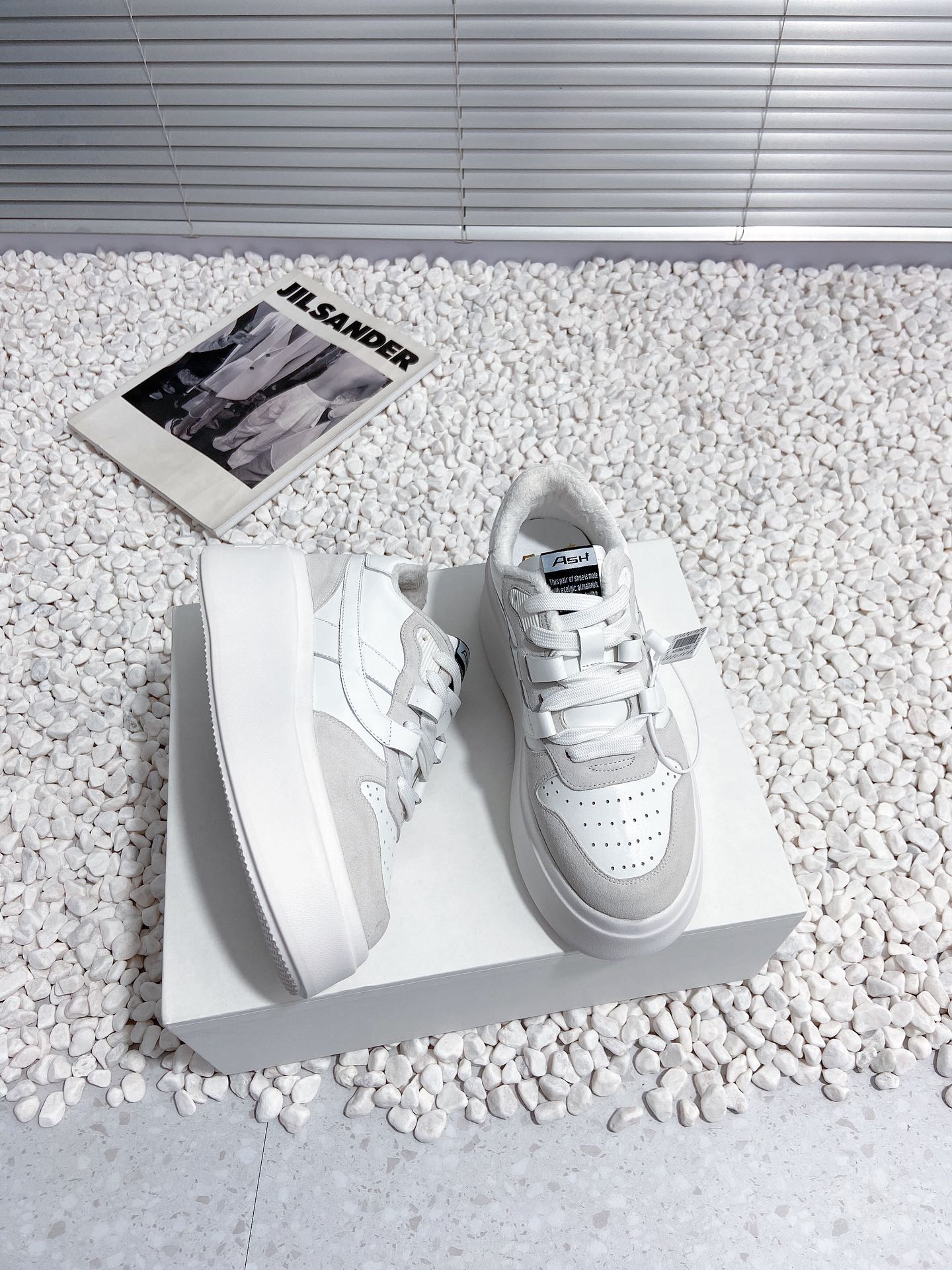 ASH Sustainable Green Sneakers: Latest Panda Shoes with Thick Base and Eco-Friendly Materials - 图片 4