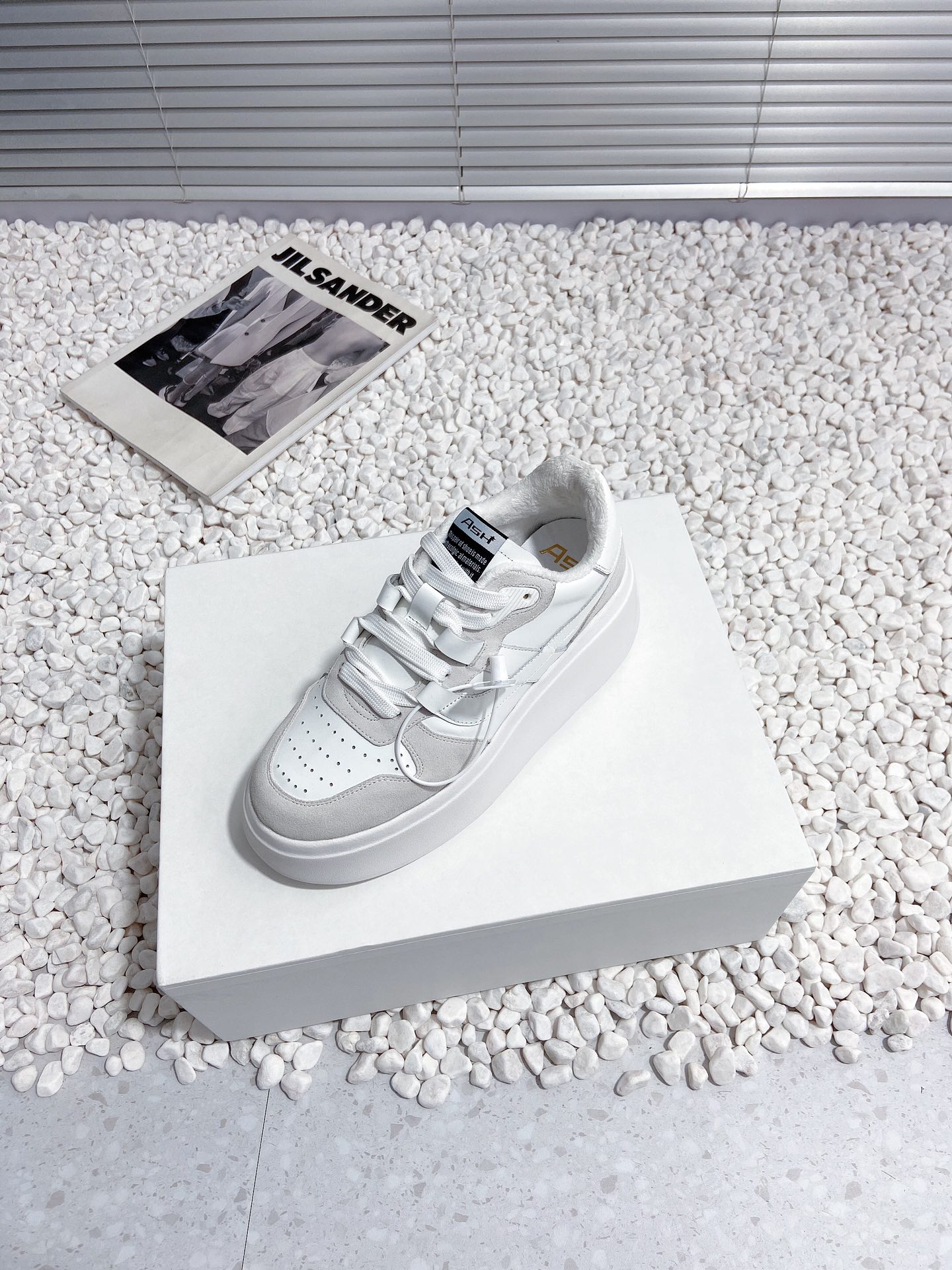 ASH Sustainable Green Sneakers: Latest Panda Shoes with Thick Base and Eco-Friendly Materials - 图片 5