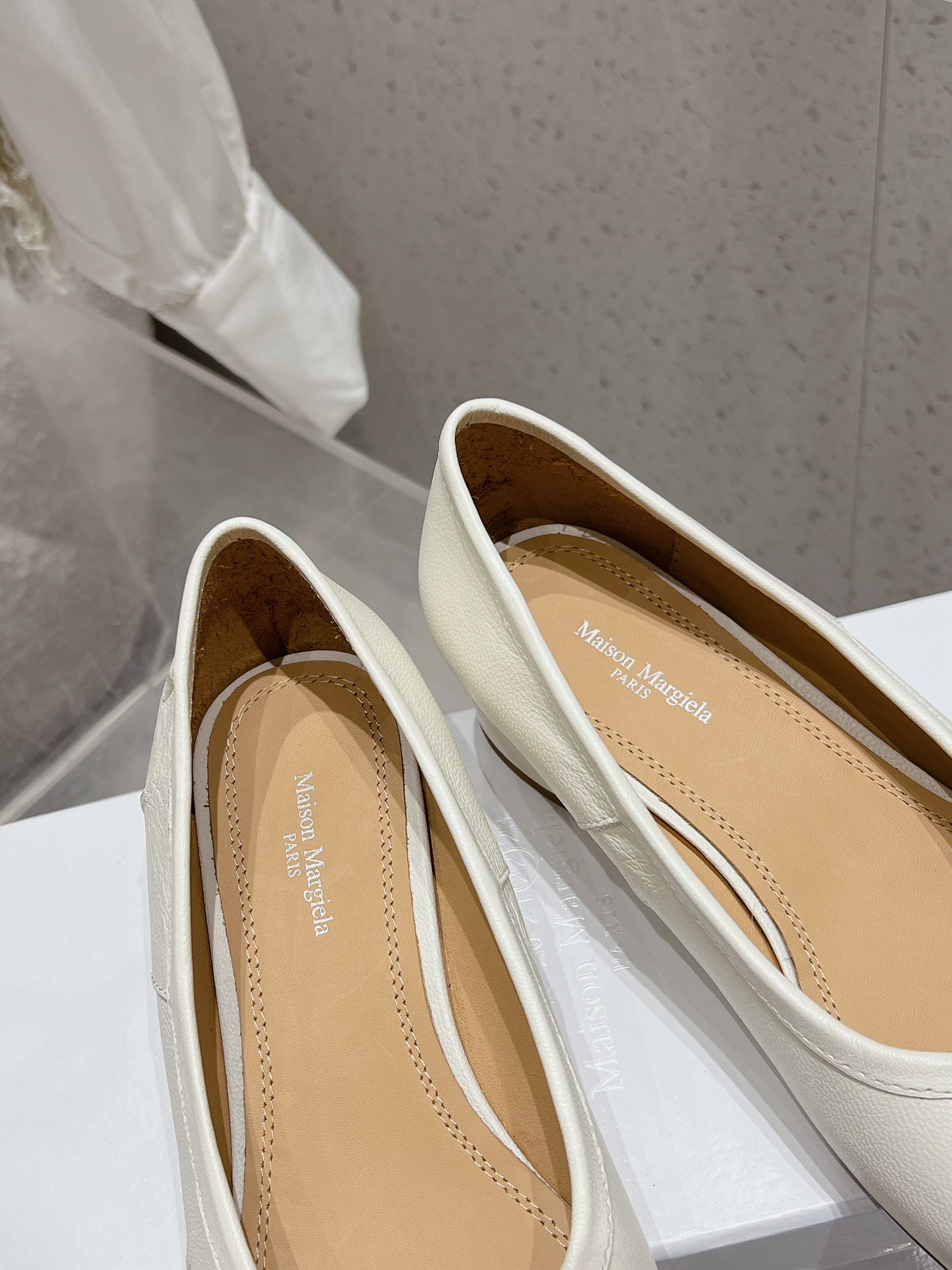 Maison Margiela MM6 24ss Ballerinas Wrinkled Tabi Leather Ballet Shoes 7 i1719741222 5109 4