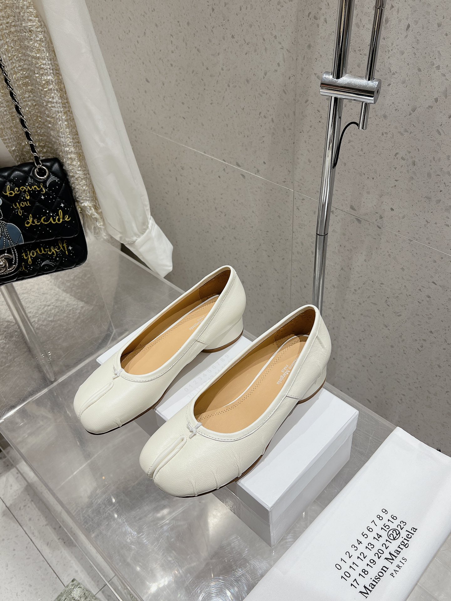 Maison Margiela MM6 24ss Ballerinas Wrinkled Tabi Leather Ballet Shoes 3 i1719741223 1656 8