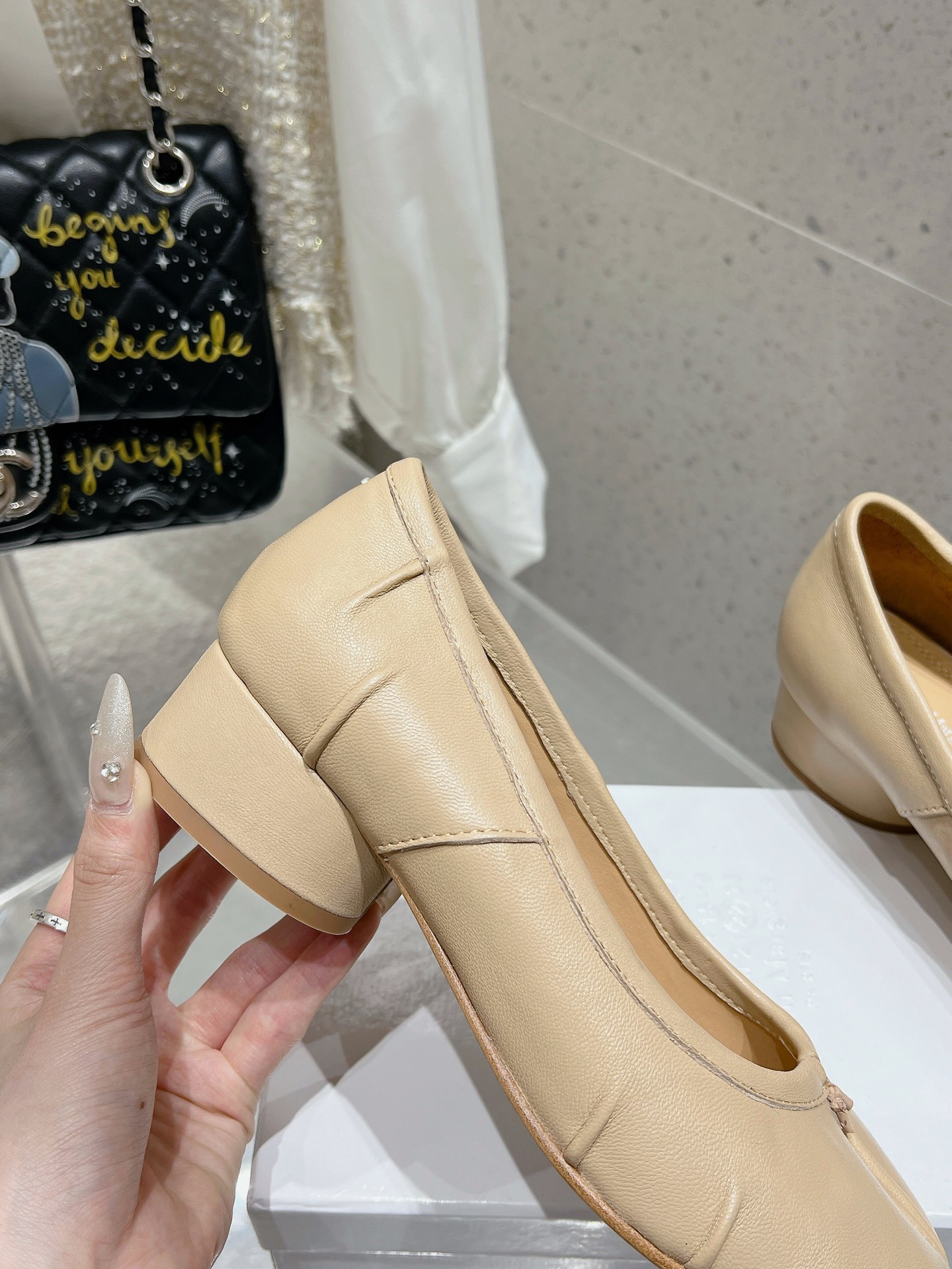Maison Margiela MM6 Beige Leather Tabi Ballerinas with Low Heel 8 i1719741338 6703 0