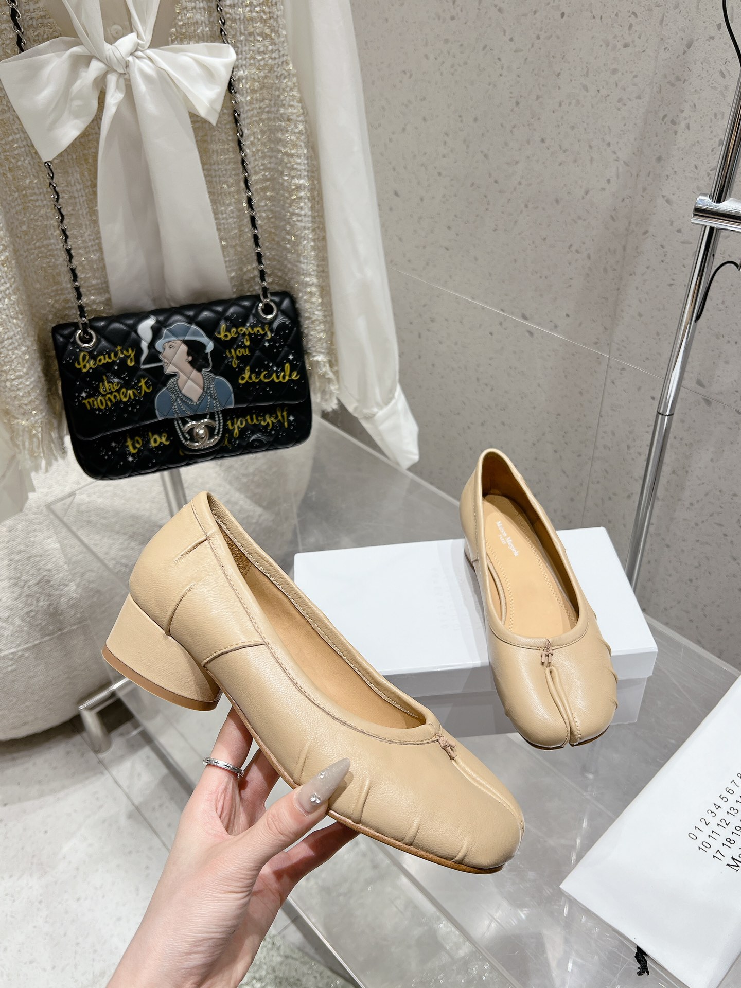 Maison Margiela MM6 Beige Leather Tabi Ballerinas with Low Heel 2 i1719741339 244 6