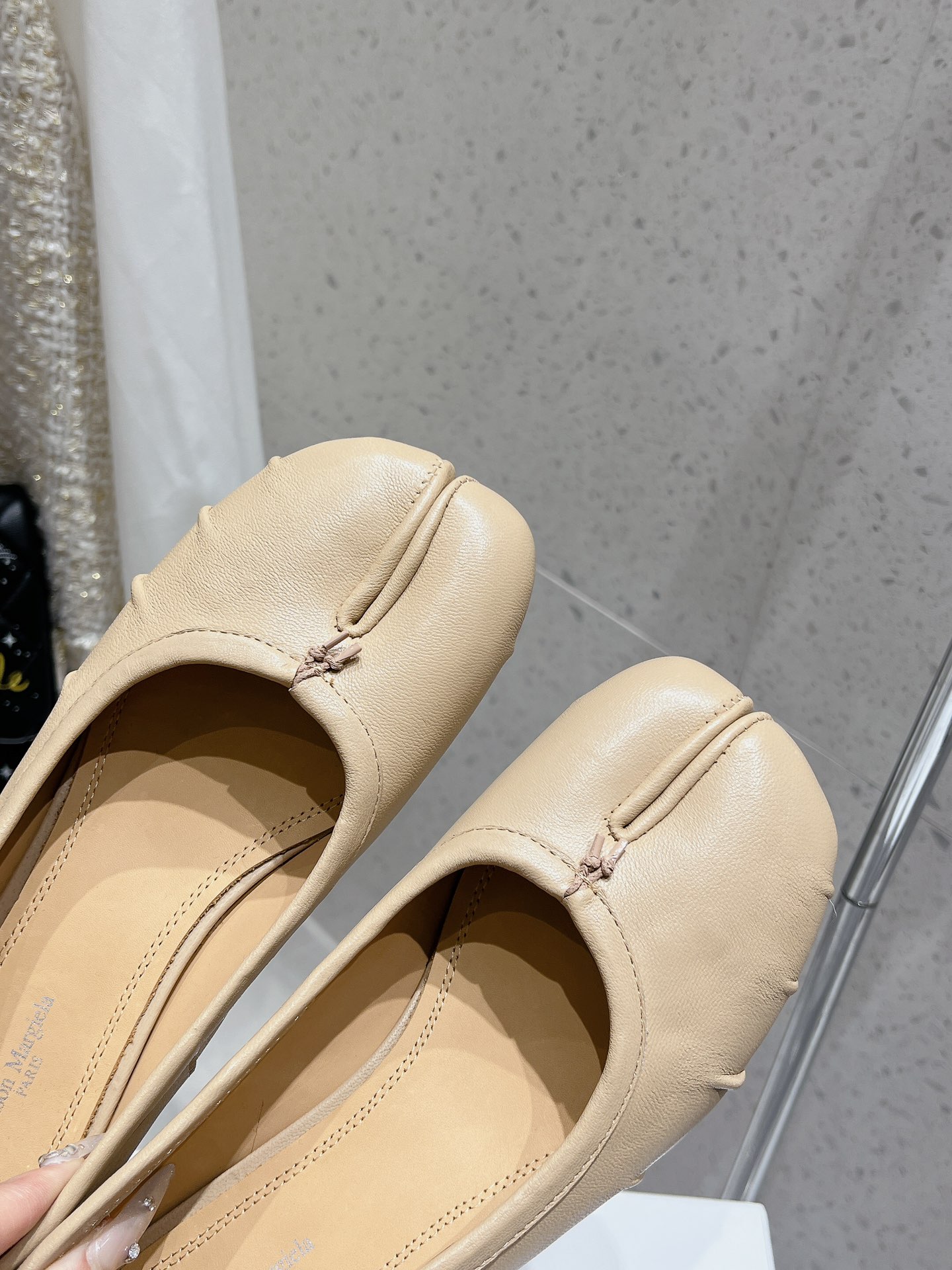 Maison Margiela MM6 Beige Leather Tabi Ballerinas with Low Heel 7 i1719741339 681 8