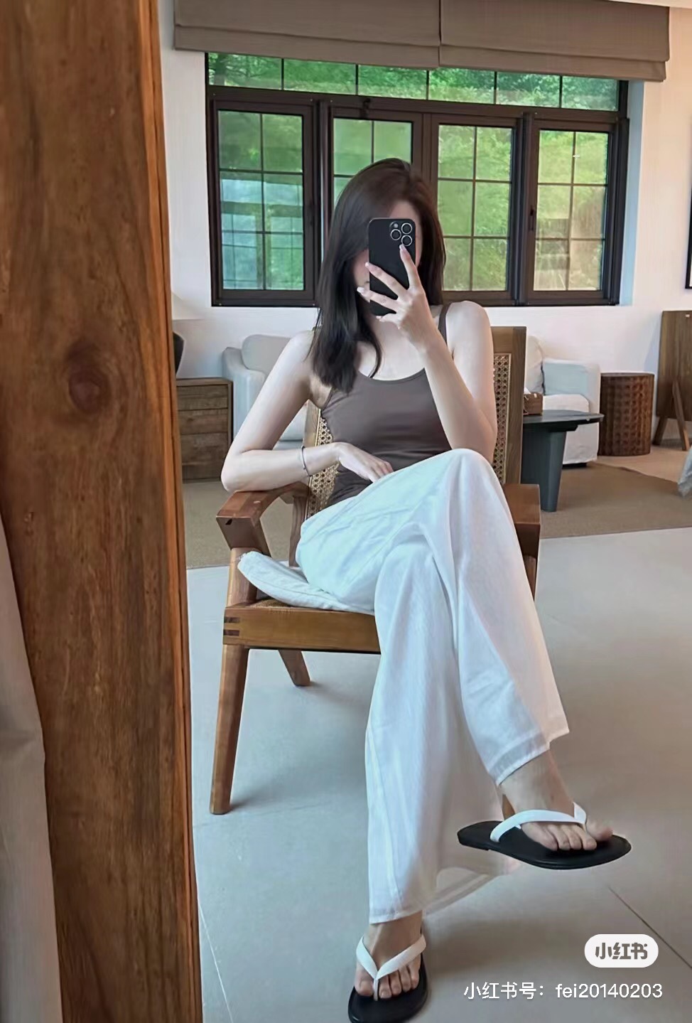 NO:410910,Picture of foot, split toe shoes19860909上脚图,分趾鞋,Women's Shoes