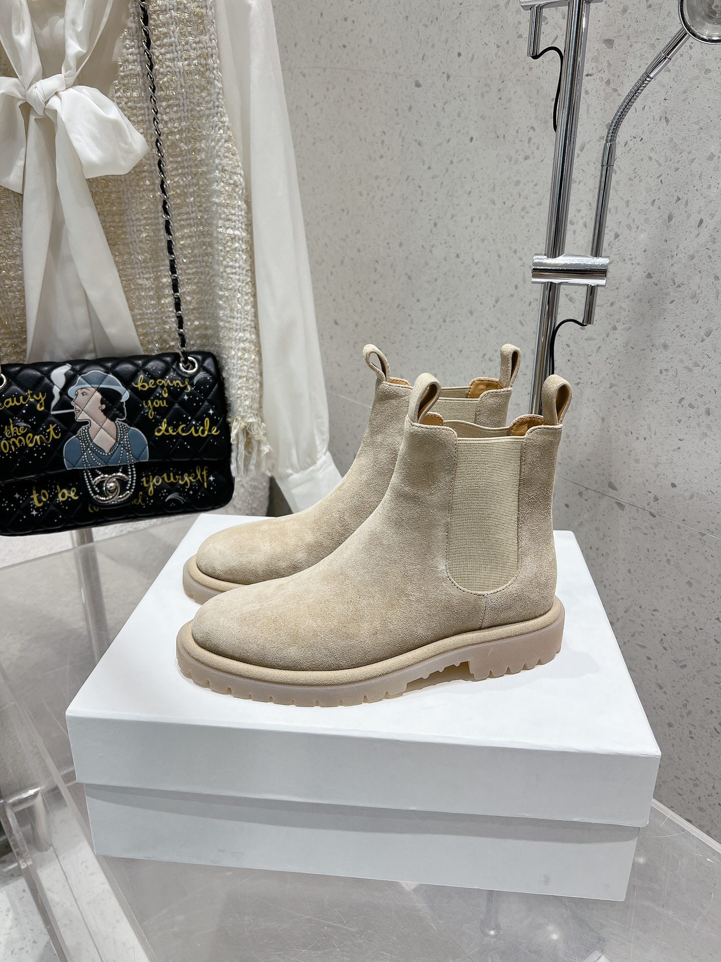 Italian Dynamite: Officine Creative Cowboy Boots Review – Super Cool Style, Cowweed Fabric, Rubber Base - 图片 4