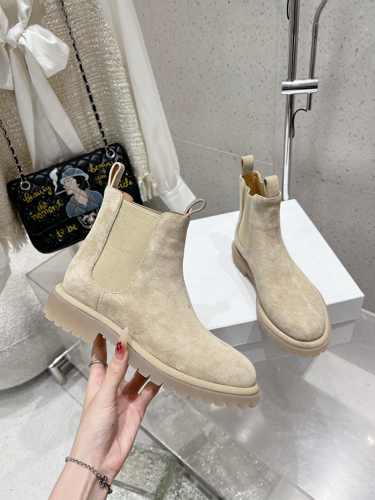 Italian Dynamite: Officine Creative Cowboy Boots Review – Super Cool Style, Cowweed Fabric, Rubber Base - 图片 5