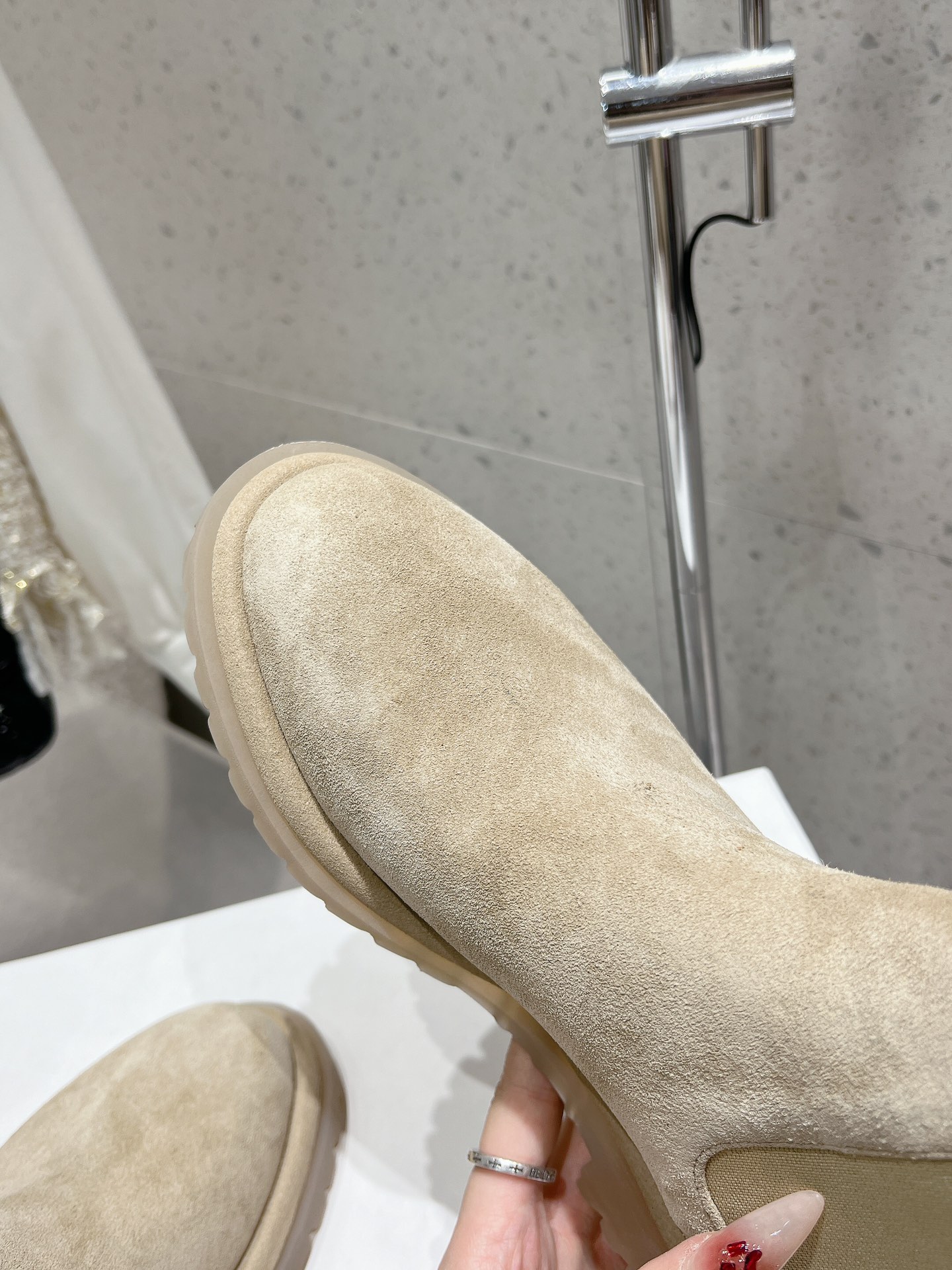 Italian Dynamite: Officine Creative Cowboy Boots Review – Super Cool Style, Cowweed Fabric, Rubber Base - 图片 7