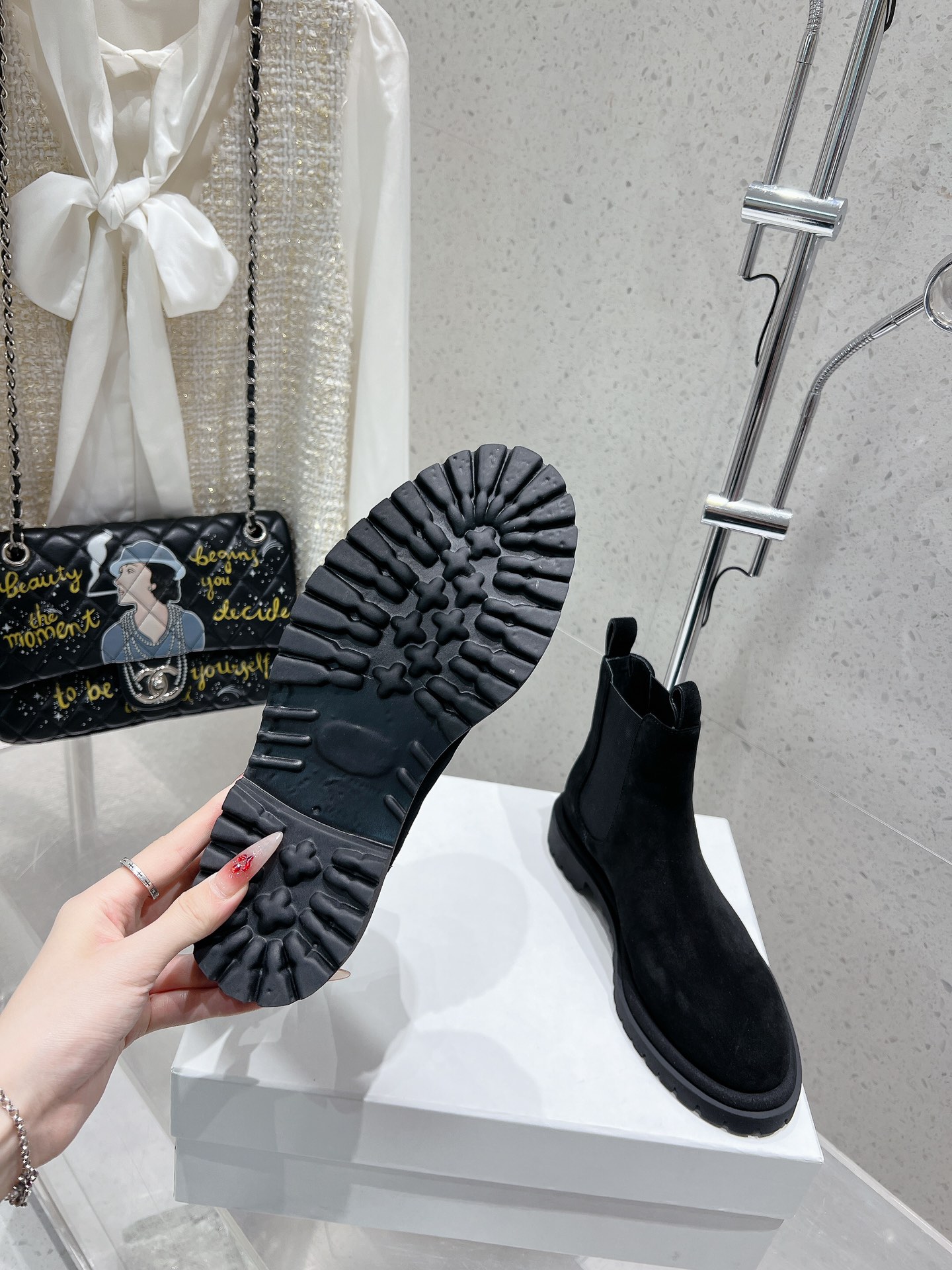 Italian Dynamite: Officine Creative Cowboy Boots with Cowweed Fabric and Rubber-Coated Base - 图片 9