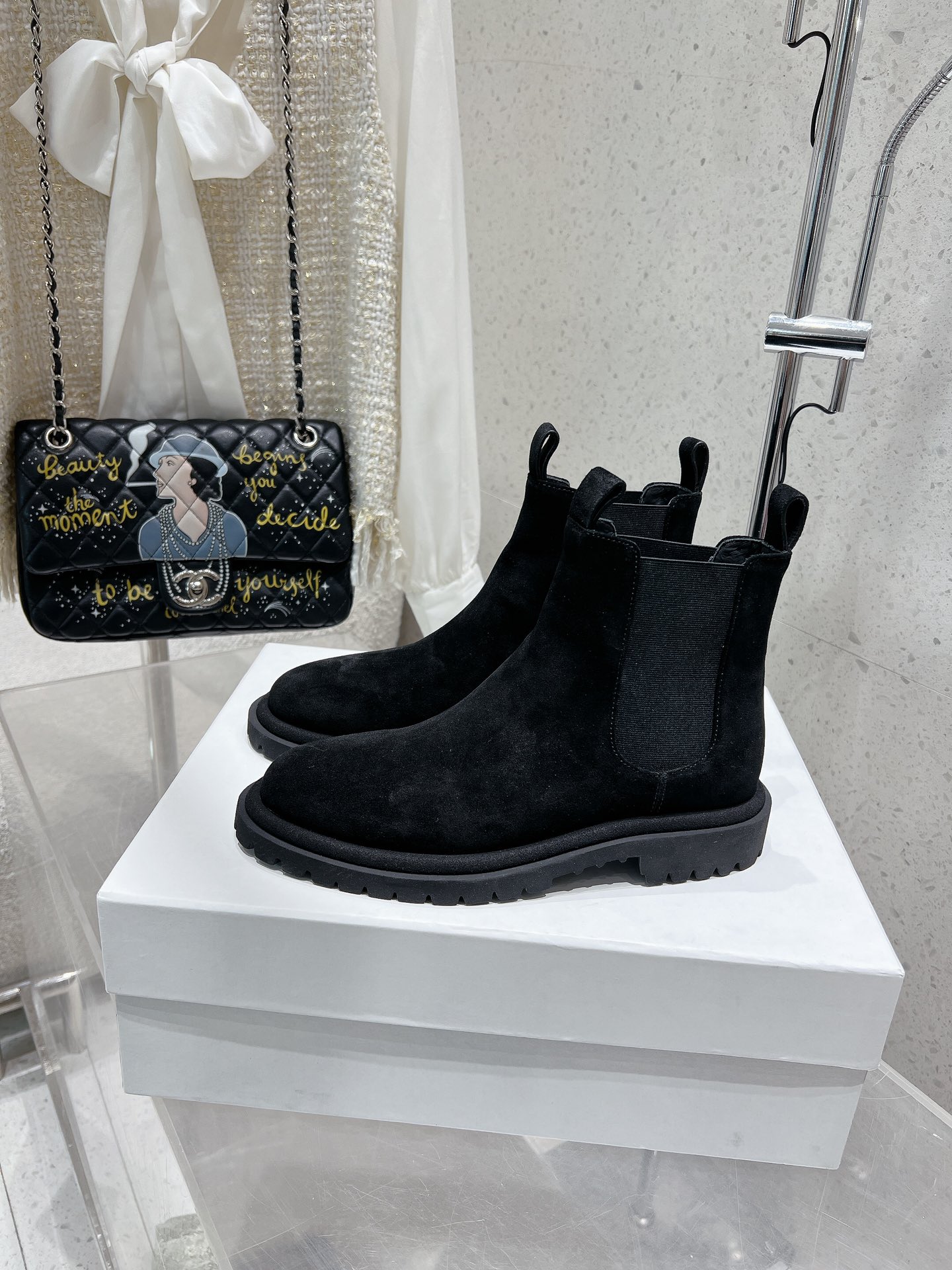 Italian Dynamite: Officine Creative Cowboy Boots with Cowweed Fabric and Rubber-Coated Base - 图片 4