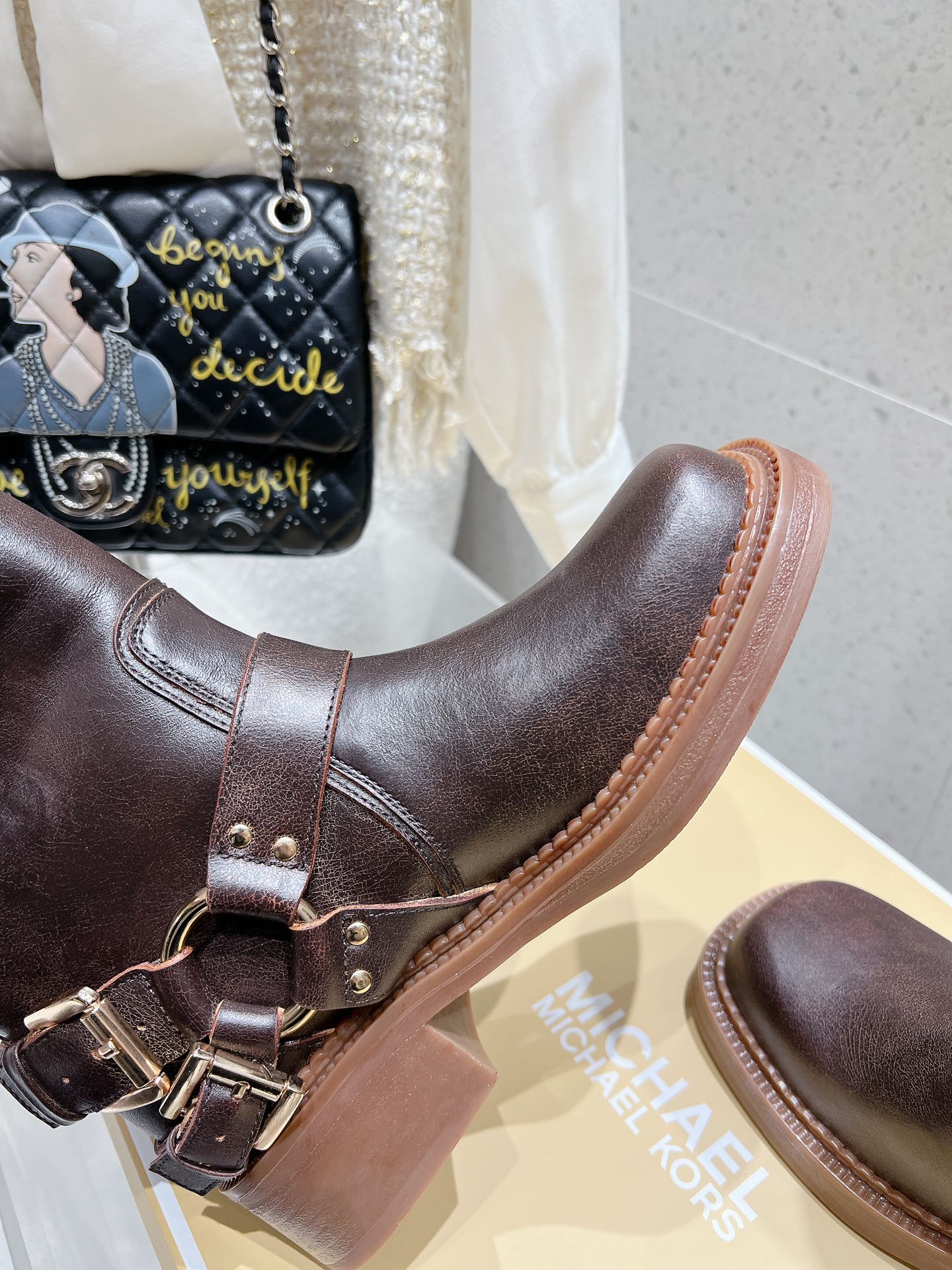 Michael Kors MK Short Boots: Features and Details Summarized - 图片 6