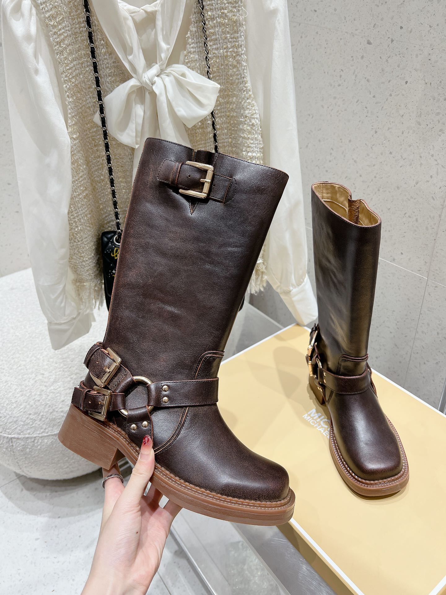 Michael Kors MK Short Boots: Features and Details Summarized - 图片 5