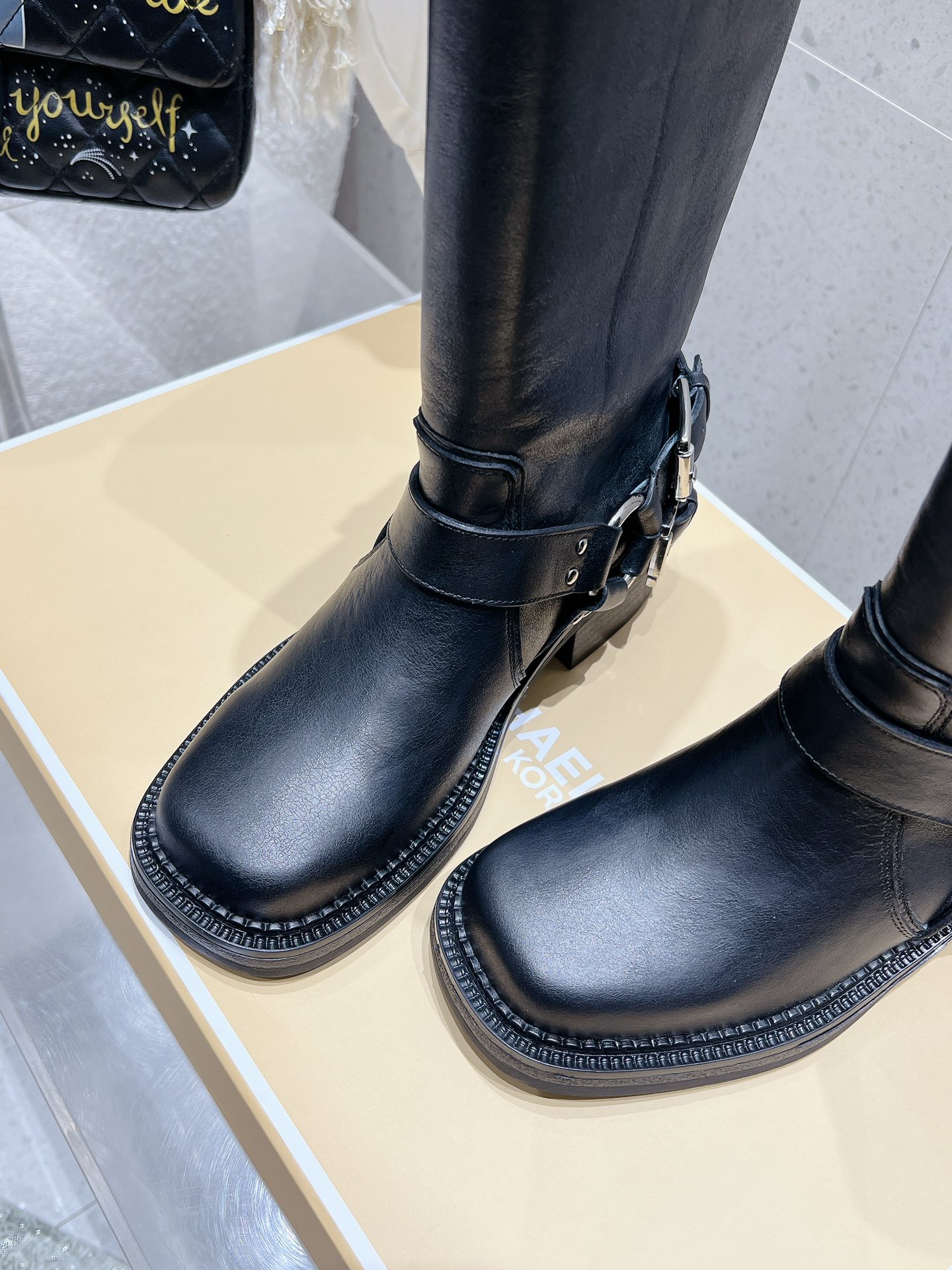 Michael Kors MK Short Boots: Features and Specifications for Autumn/Winter - 图片 6