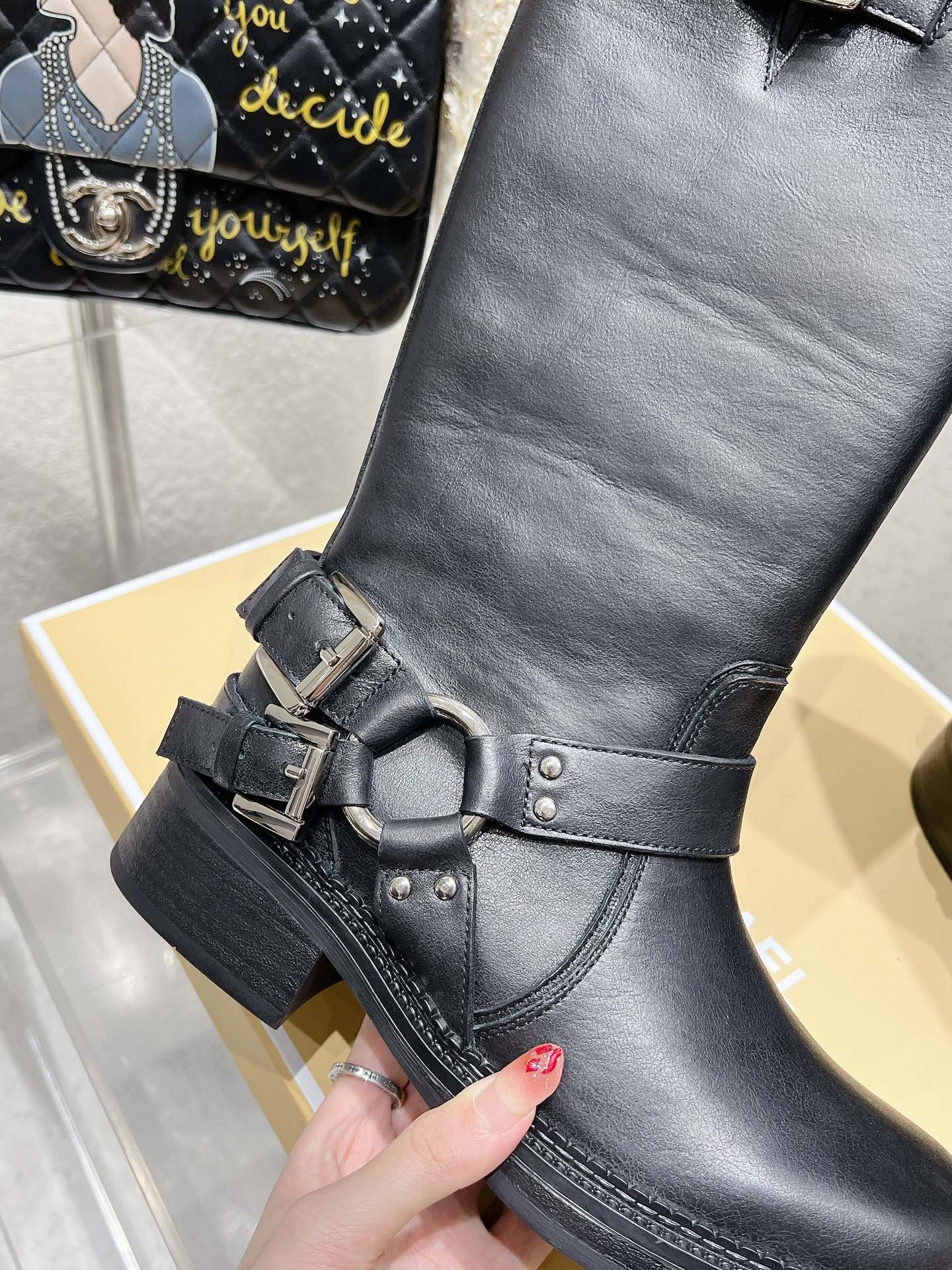 Michael Kors MK Short Boots: Features and Specifications for Autumn/Winter - 图片 7