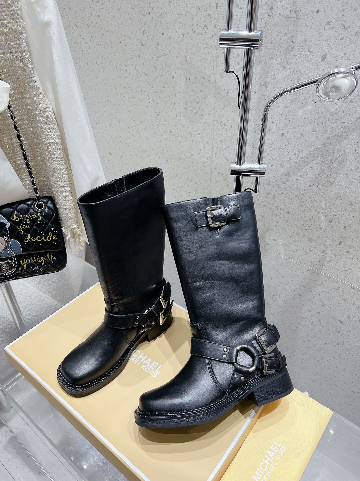 Michael Kors MK Short Boots: Features and Specifications for Autumn/Winter - 图片 2